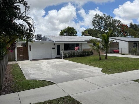 Tiny photo for 6781 Charleston Street, Hollywood, FL 33024 (MLS # B26030408)