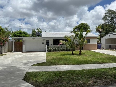 Tiny photo for 6781 Charleston Street, Hollywood, FL 33024 (MLS # B26030408)