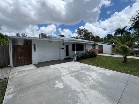 Tiny photo for 6781 Charleston Street, Hollywood, FL 33024 (MLS # B26030408)