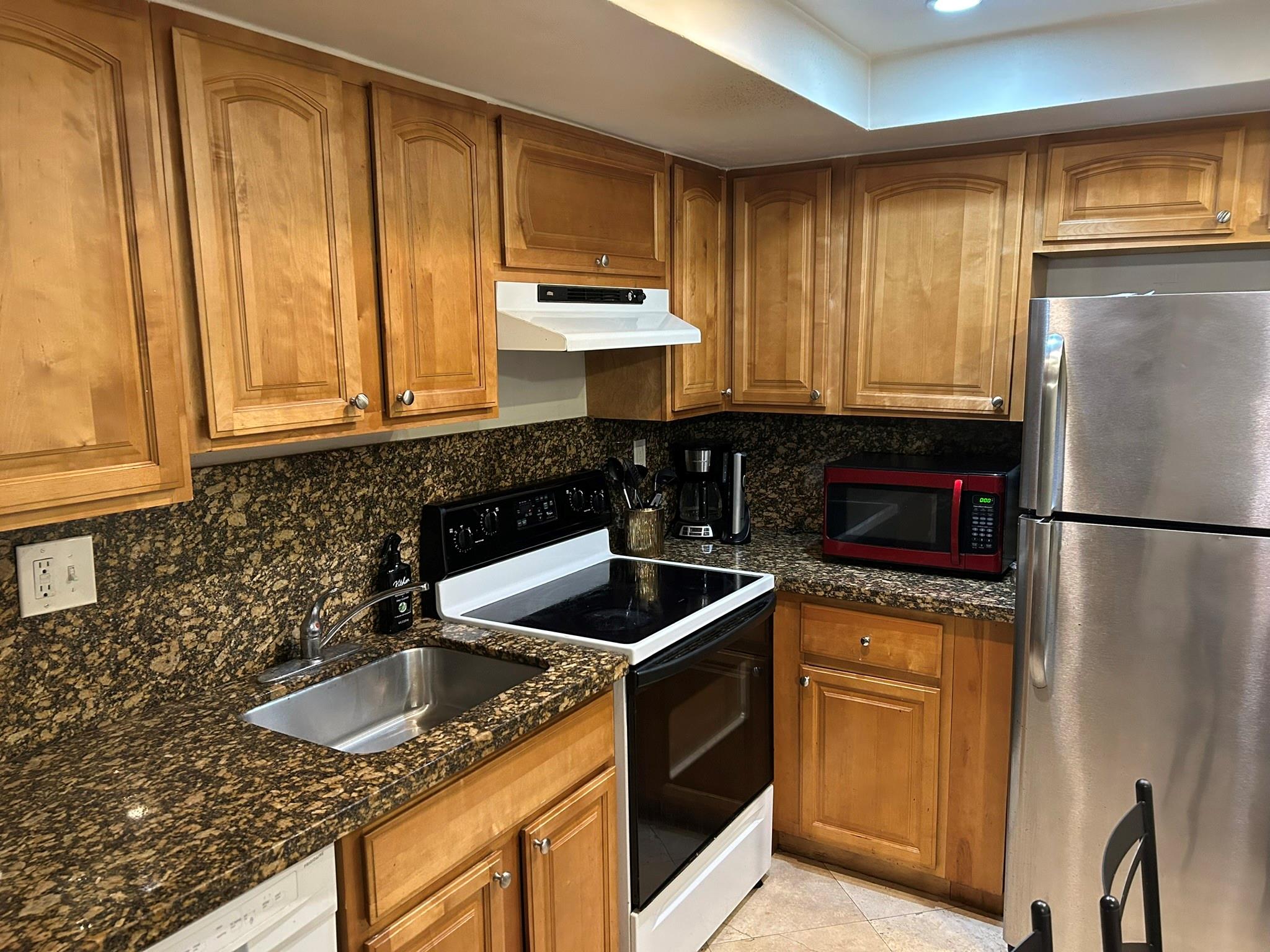 Delightful condo apartment in the heart of a million dollar neighborhood. Walk to Fort Lauderdale Beach, Las Olas entertainment and shopping district, downtown. Surrounded by premium daily shopping, such as Publix, The Fresh Market, even Winn Dixie. Several wine/liquor stores, and every type of restaurant you can imagine. If you work downtown, this location is ideal. Short ride to the interstate, and plenty of public transportation stops close by. Relax by the pool in the quiet and serene lush foliage Vic Park setting. Unit comes with one parking space only.