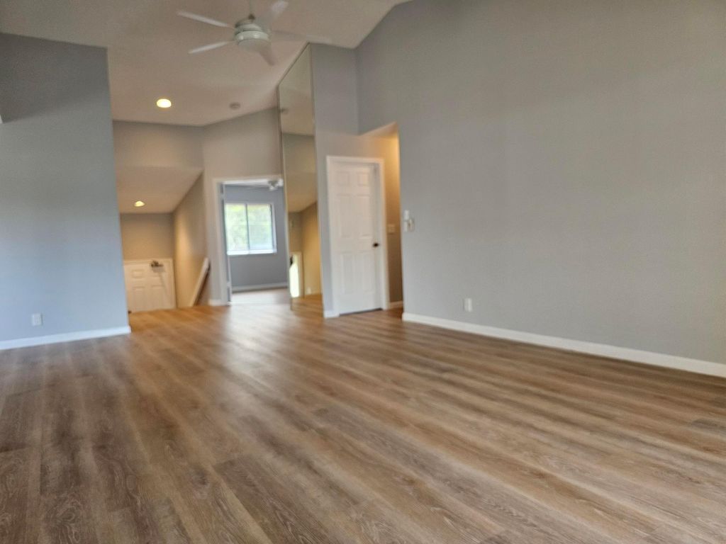 Photo of 15 Lexington Lane E #H, Palm Beach Gardens, FL 33418 (MLS # R11000514)