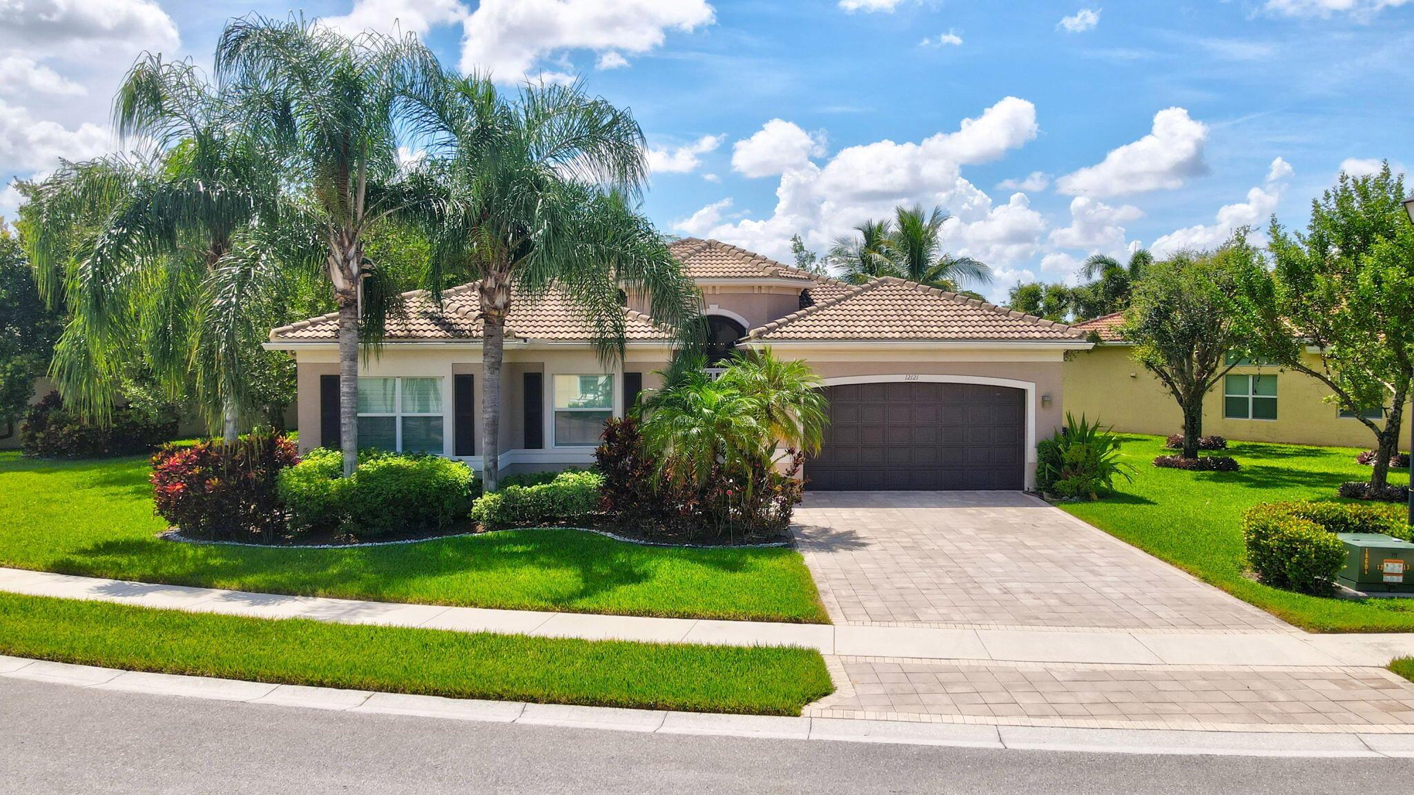 VALENCIA COVE - Residential