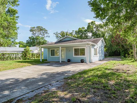 Property photo of 2021 Balboa Avenue, Vero Beach, FL 32960