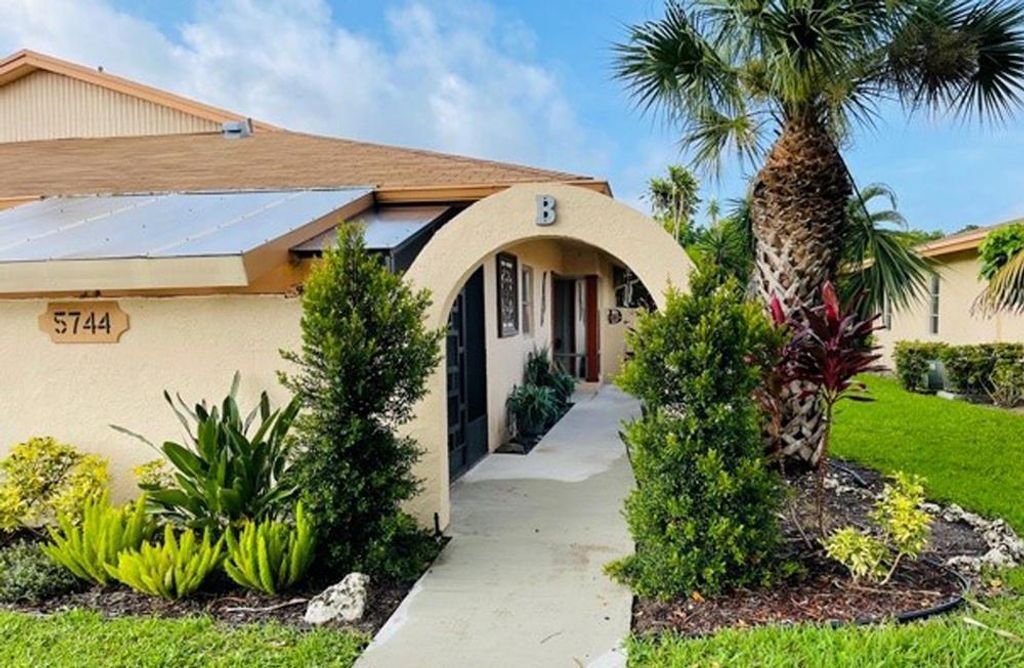 Photo of 5744 Phoenix Palm Court #B, Delray Beach, FL 33484 (MLS # R10730767)