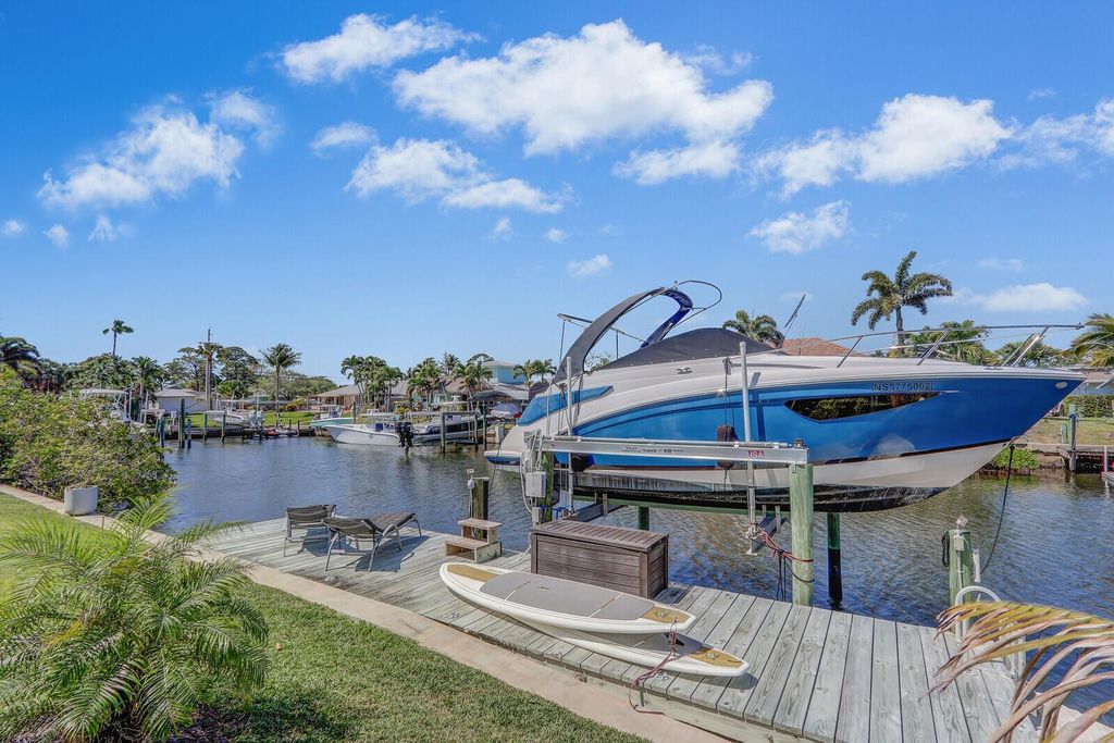 Photo of 8337 SE Coconut Street, Hobe Sound, FL 33455 (MLS # R11072818)