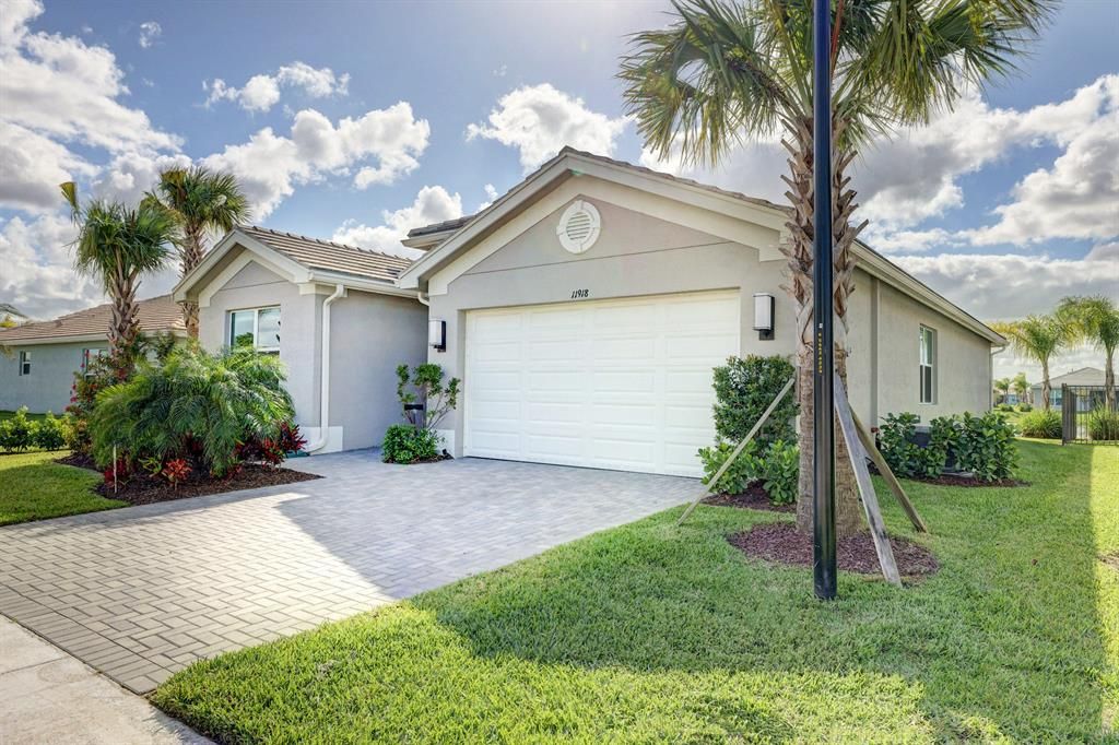 Photo of 11918 SW Jasper Lake Way, Port Saint Lucie, FL 34987 (MLS # R10698661)