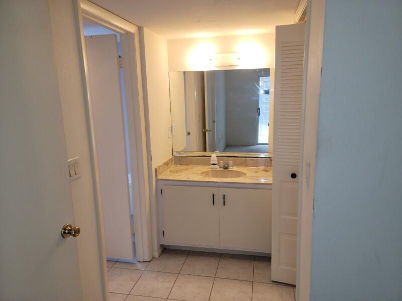 THE VILLAGE OF STUART CON - Residential