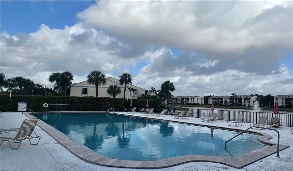 Palm Club - Residential