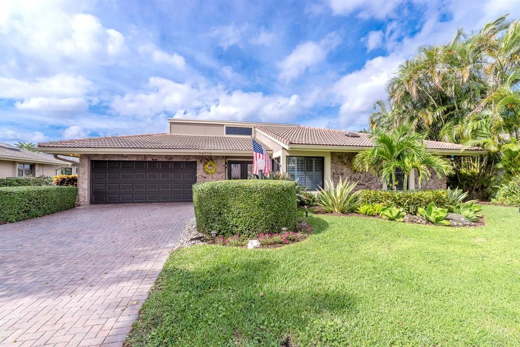 Photo of 13776 Sand Crane Drive, Palm Beach Gardens, FL 33418 (MLS # R10753842)