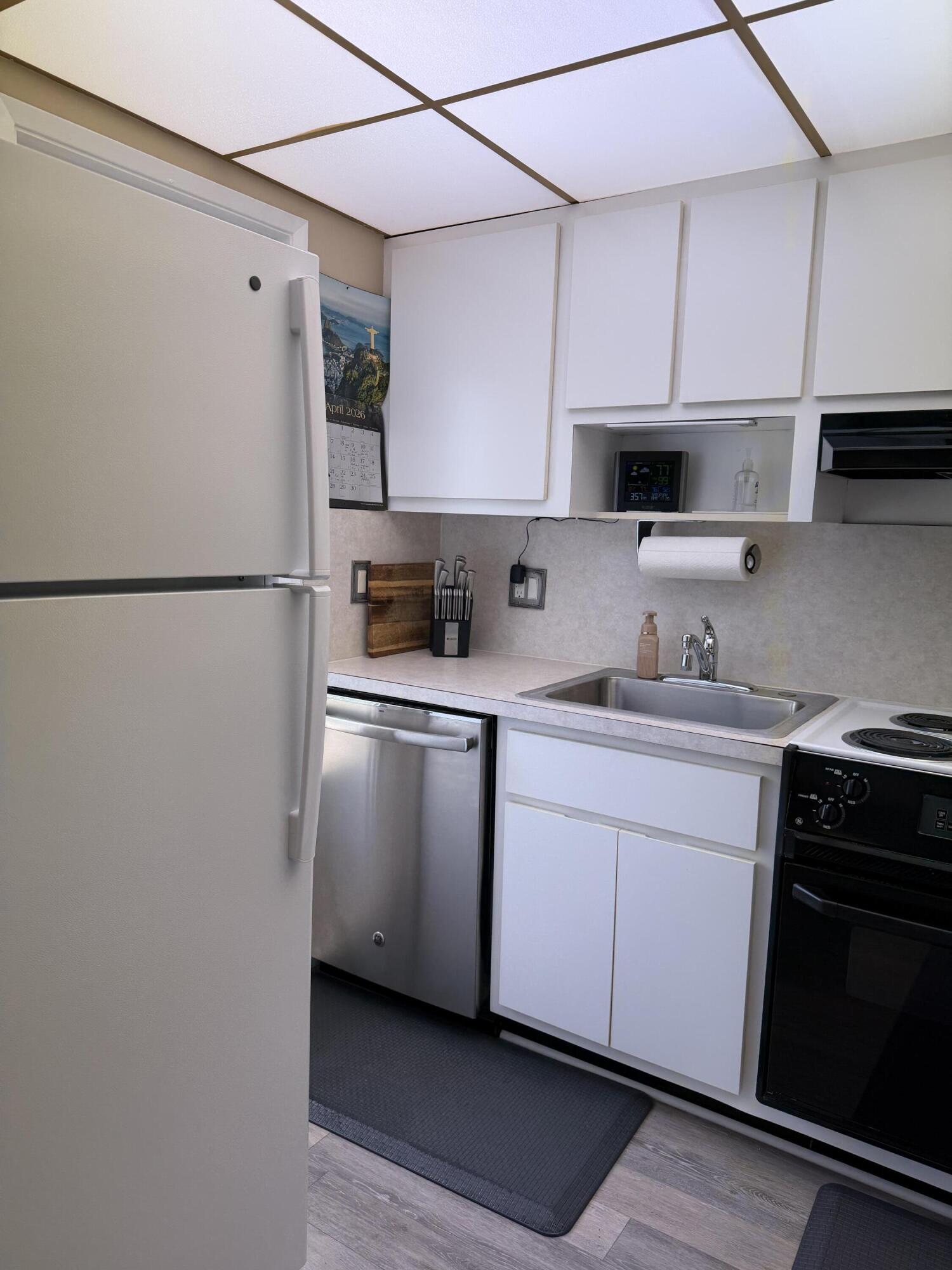 LIGHTHOUSE POINT GARDENS SOUTH - Residential