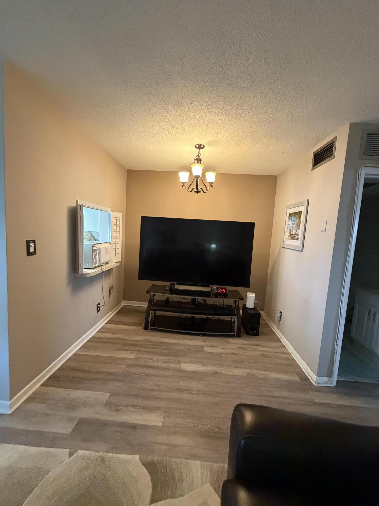 LIGHTHOUSE POINT GARDENS SOUTH - Residential