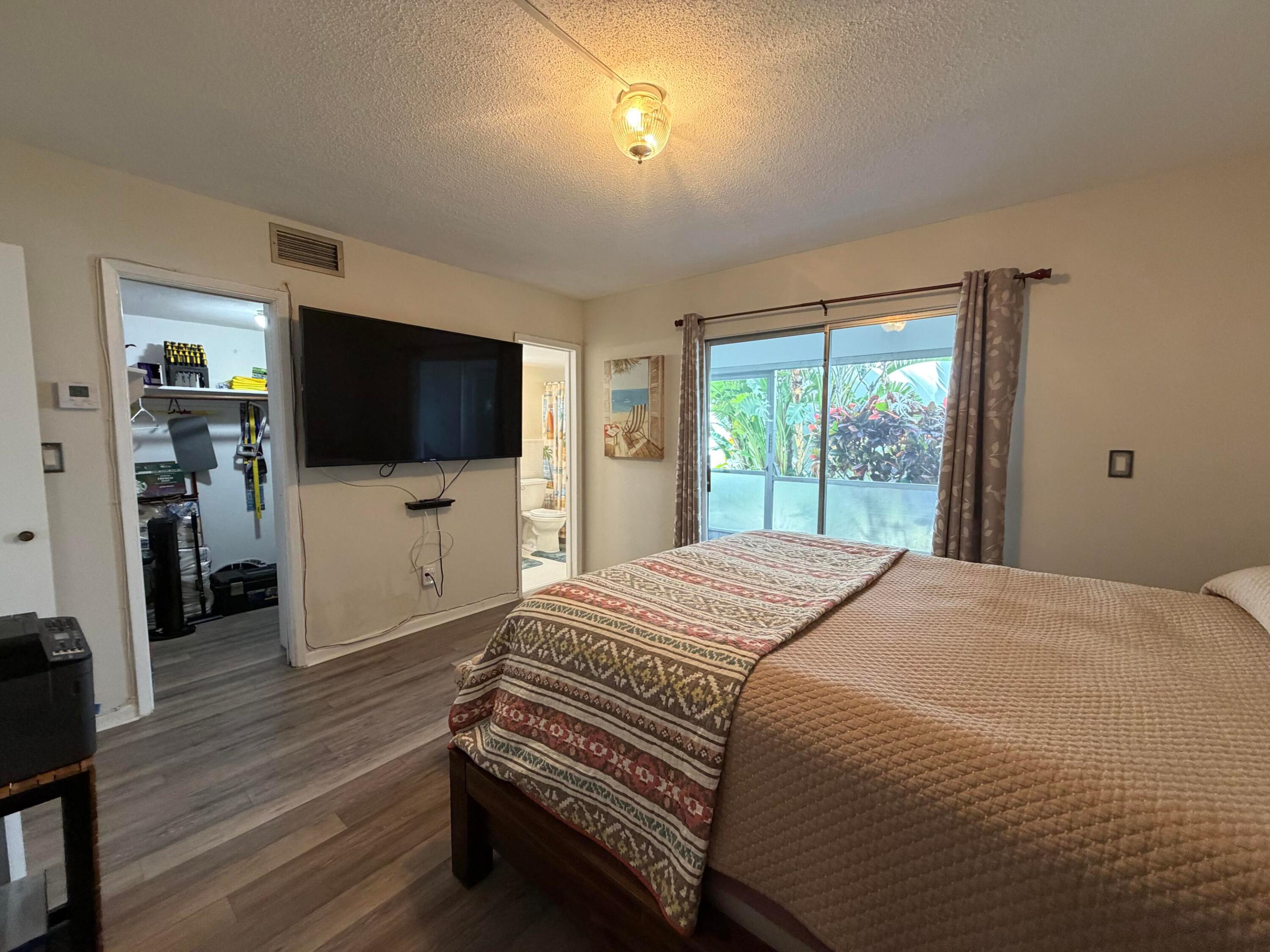 LIGHTHOUSE POINT GARDENS SOUTH - Residential