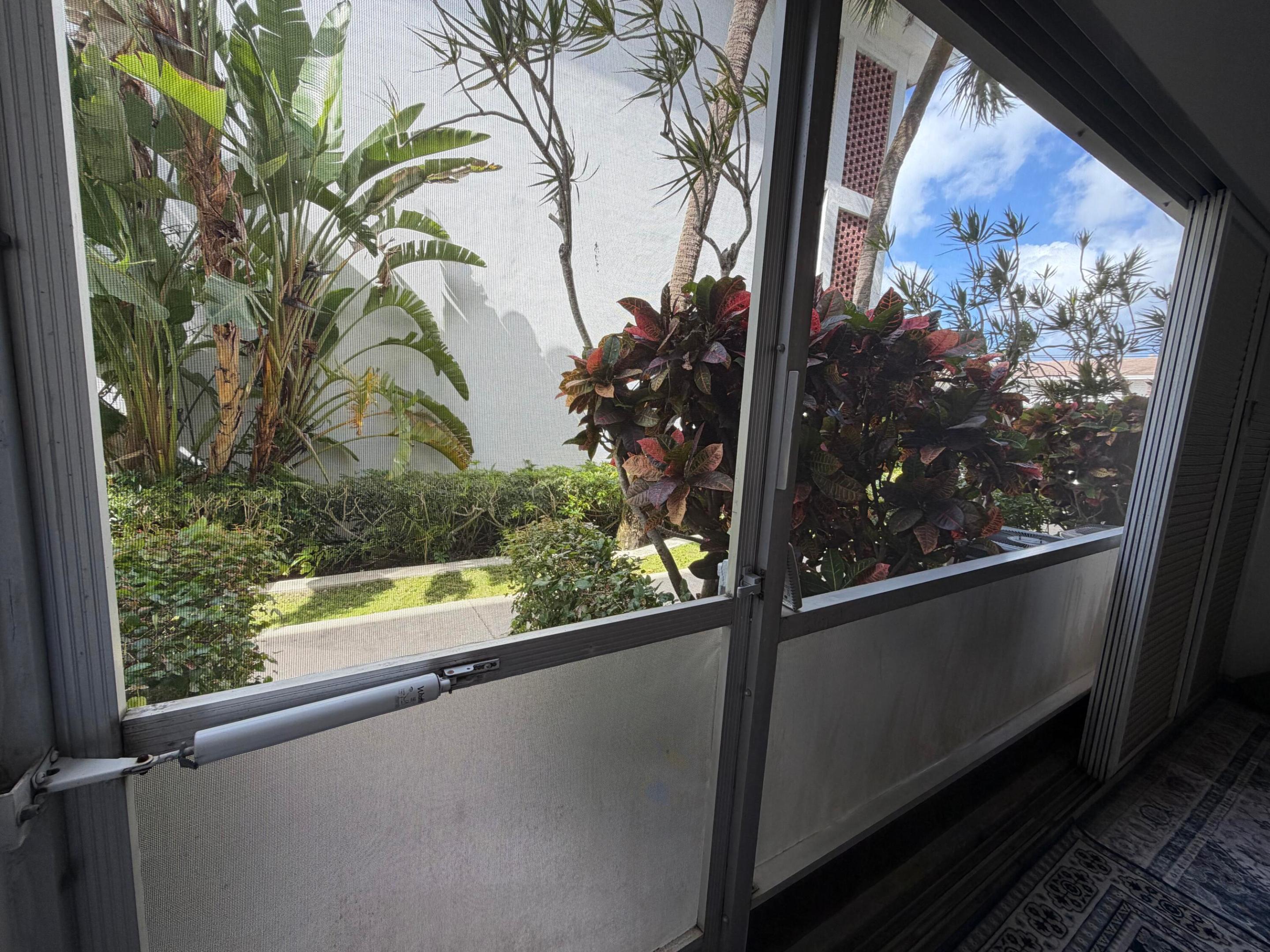 LIGHTHOUSE POINT GARDENS SOUTH - Residential