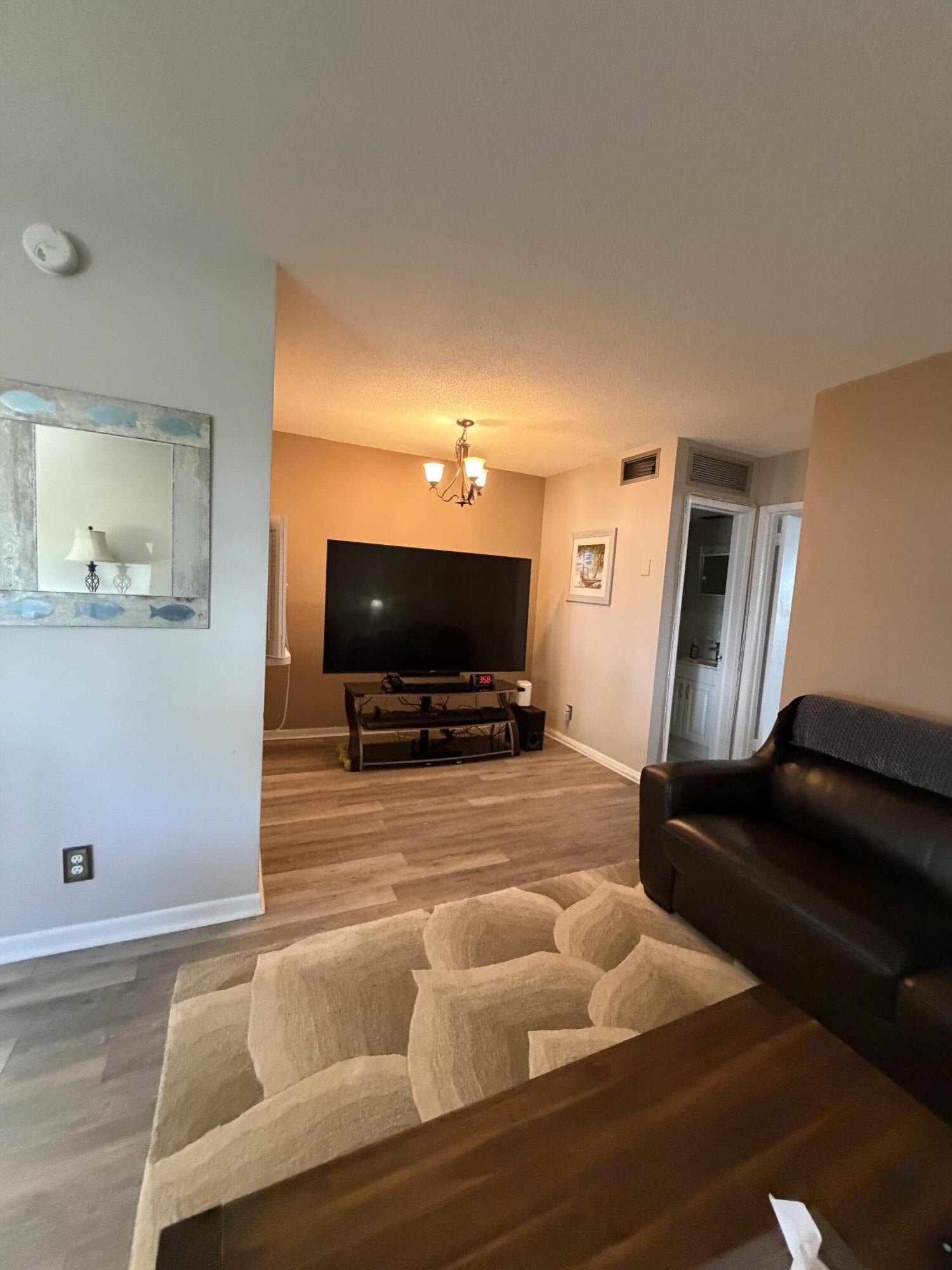 LIGHTHOUSE POINT GARDENS SOUTH - Residential