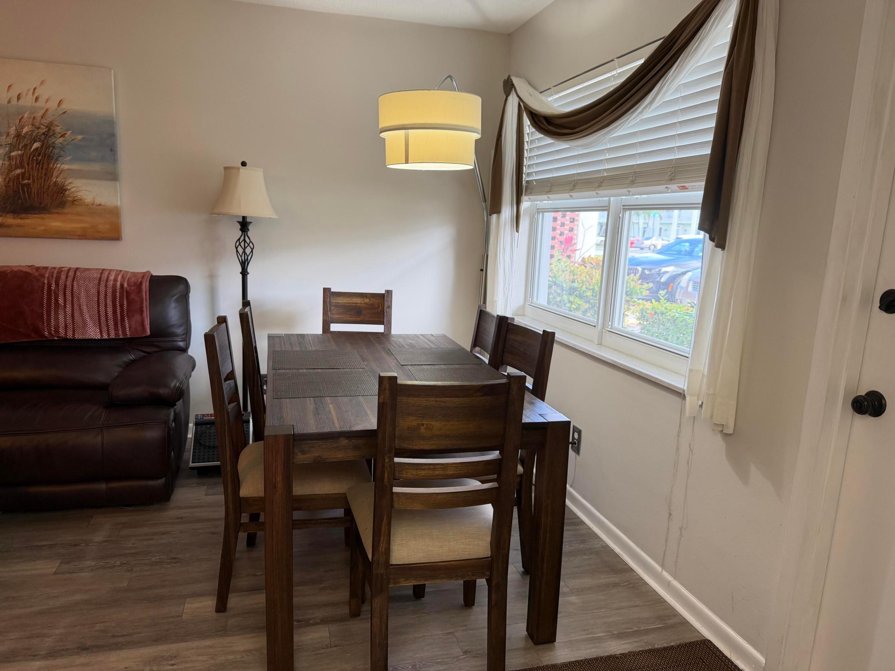 2050 NE 39th Street NE S103