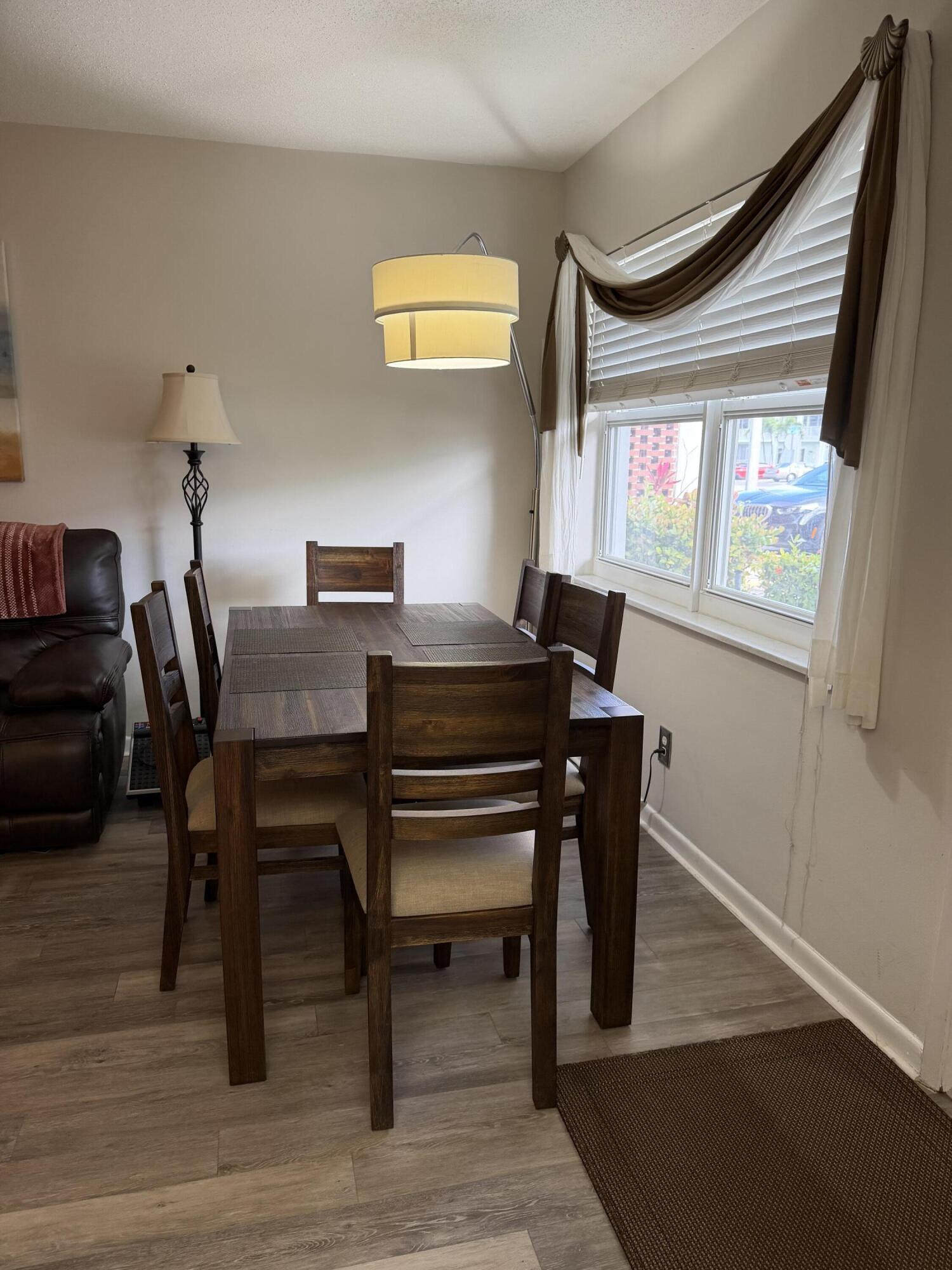 LIGHTHOUSE POINT GARDENS SOUTH - Residential