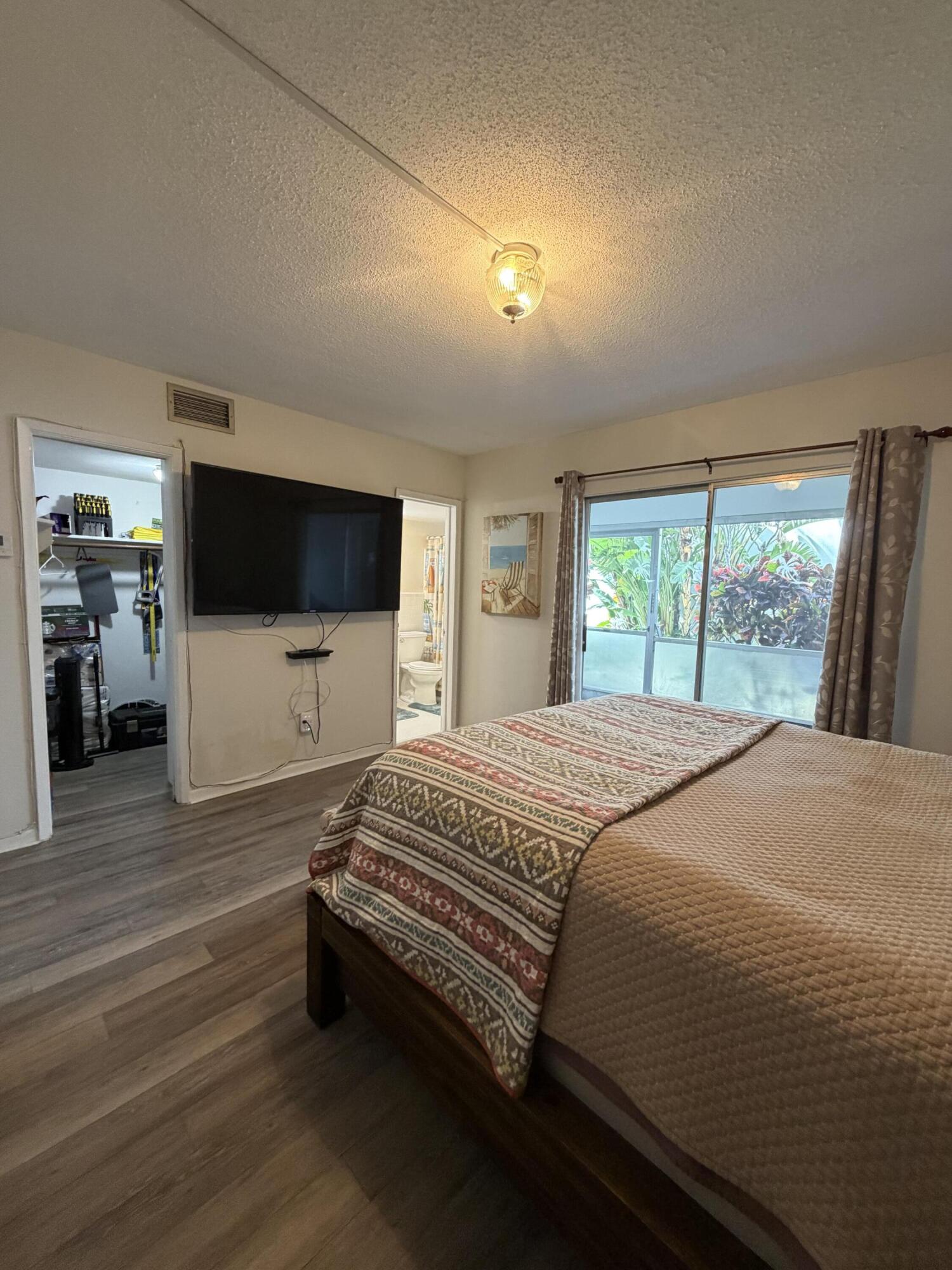 LIGHTHOUSE POINT GARDENS SOUTH - Residential