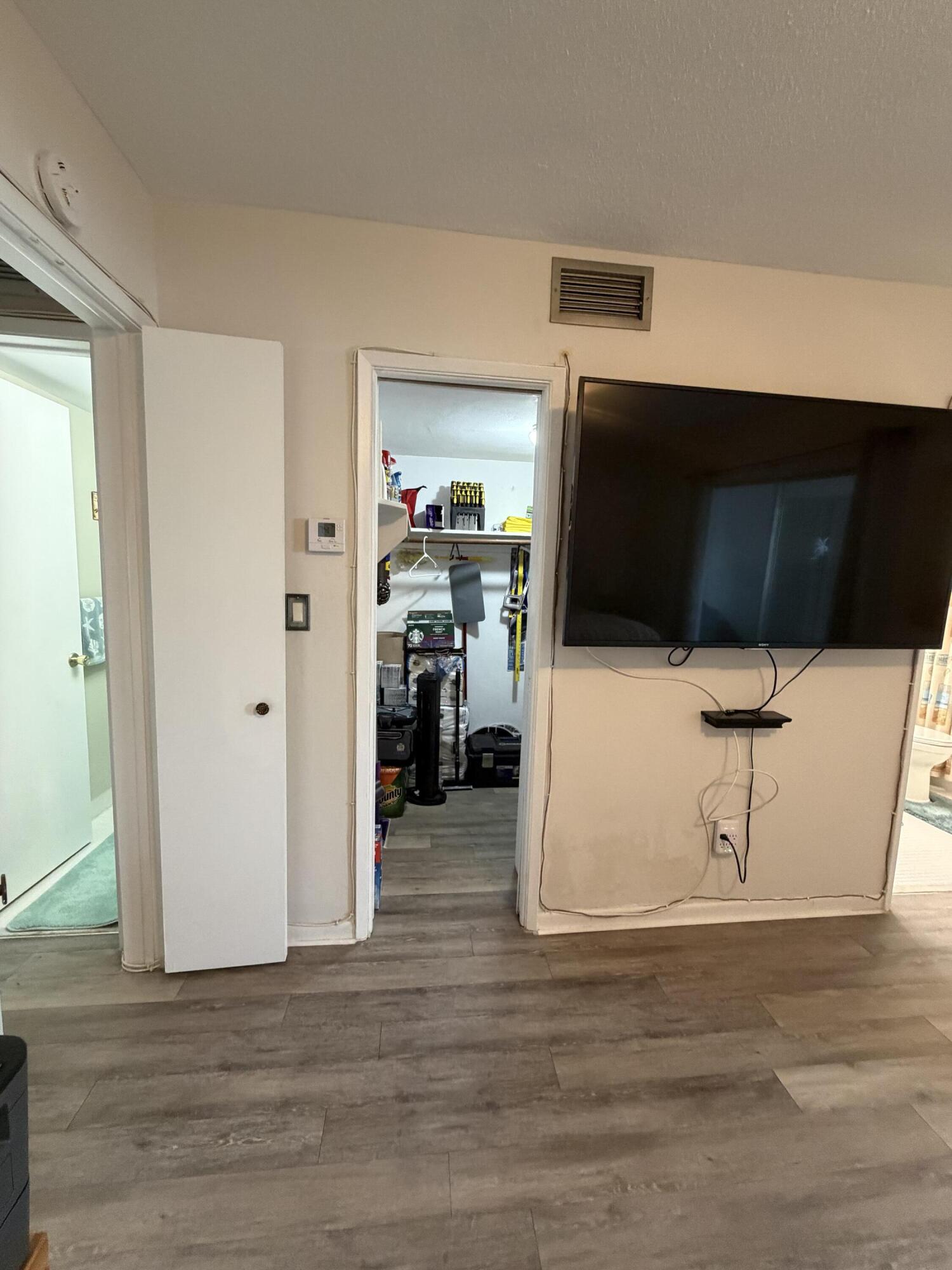 LIGHTHOUSE POINT GARDENS SOUTH - Residential