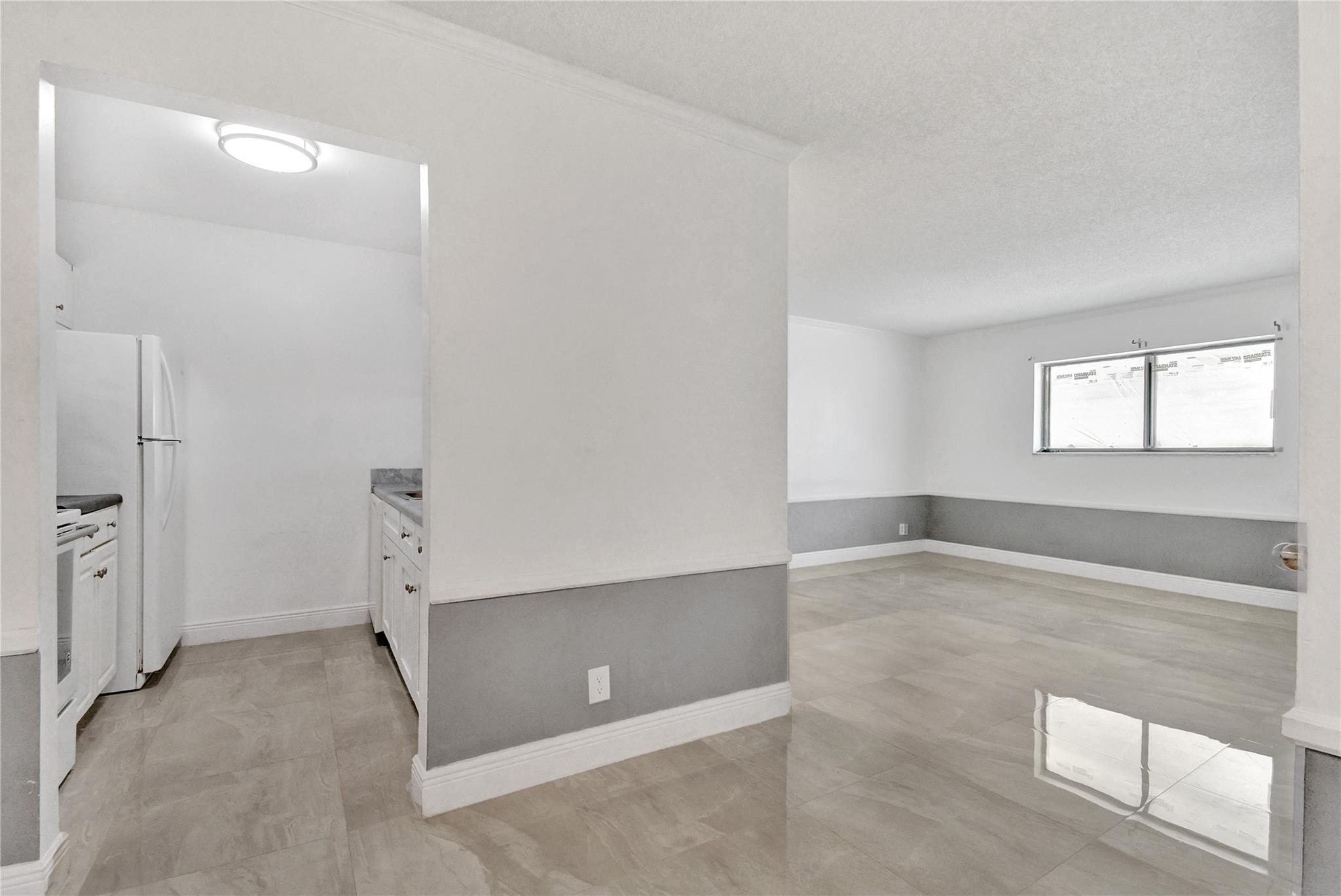 CENTRE HILL COURTS CONDO - Residential Lease