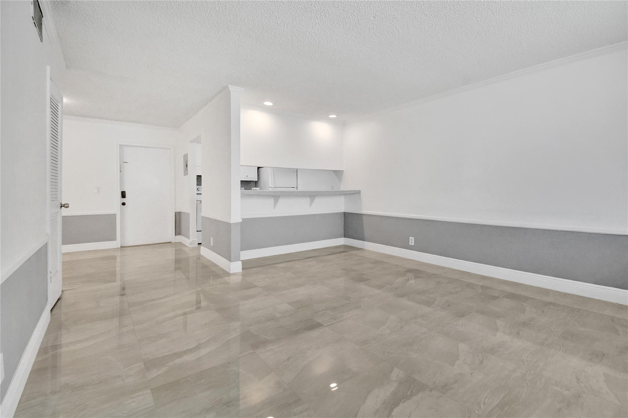 CENTRE HILL COURTS CONDO - Residential Lease