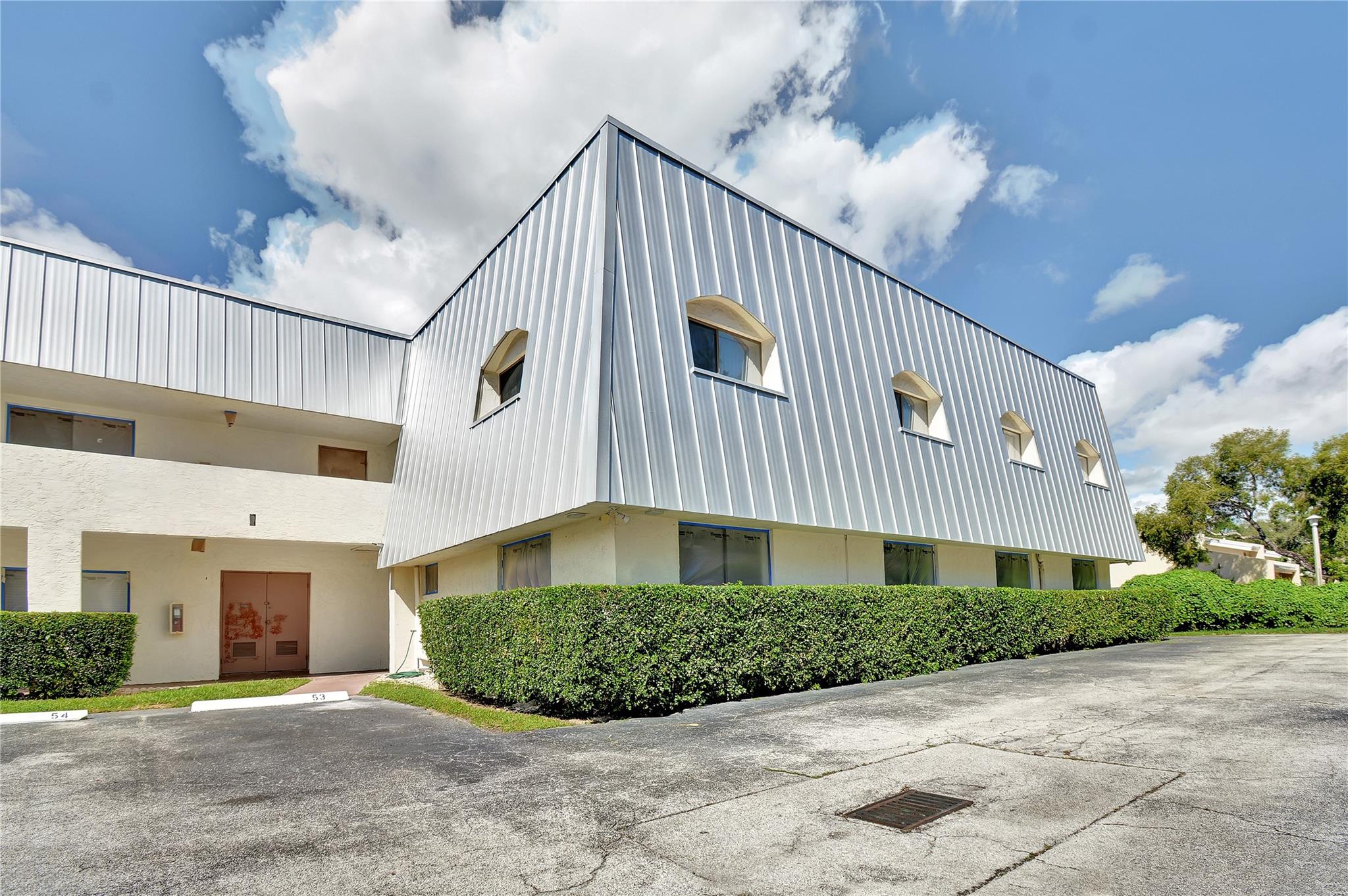 CENTRE HILL COURTS CONDO - Residential Lease