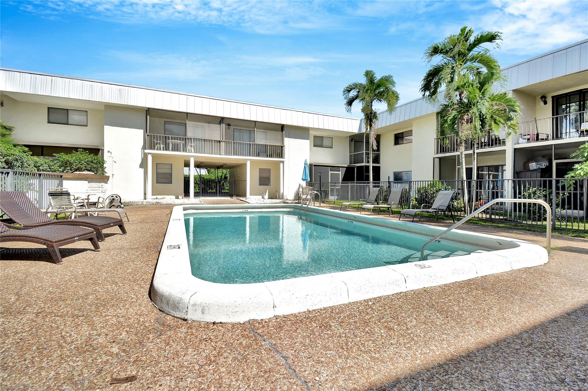 CENTRE HILL COURTS CONDO - Residential Lease