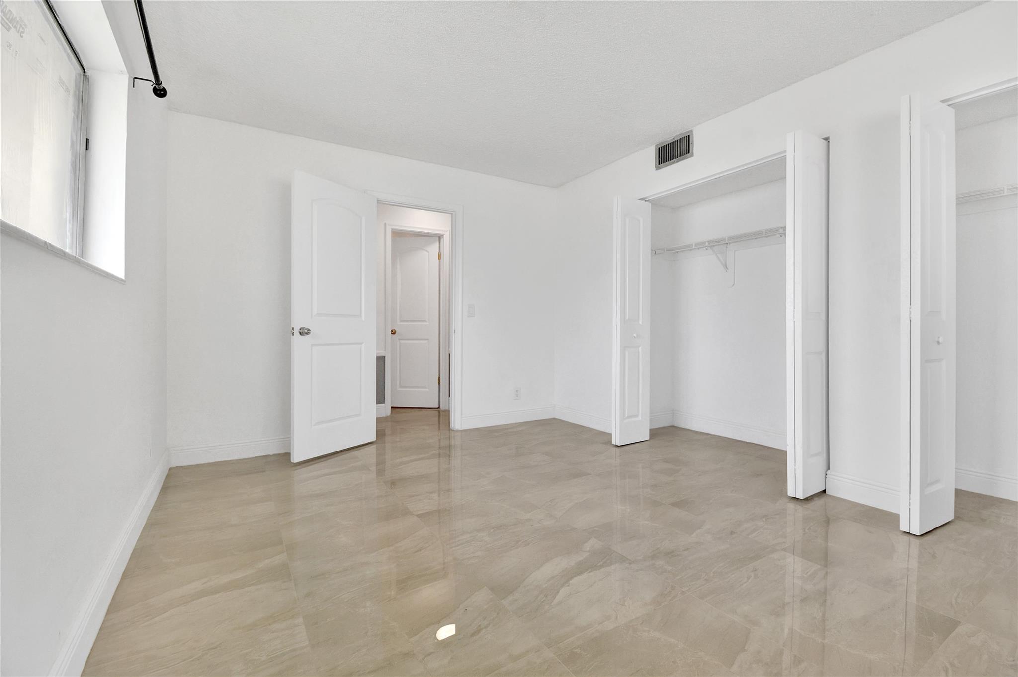 CENTRE HILL COURTS CONDO - Residential Lease