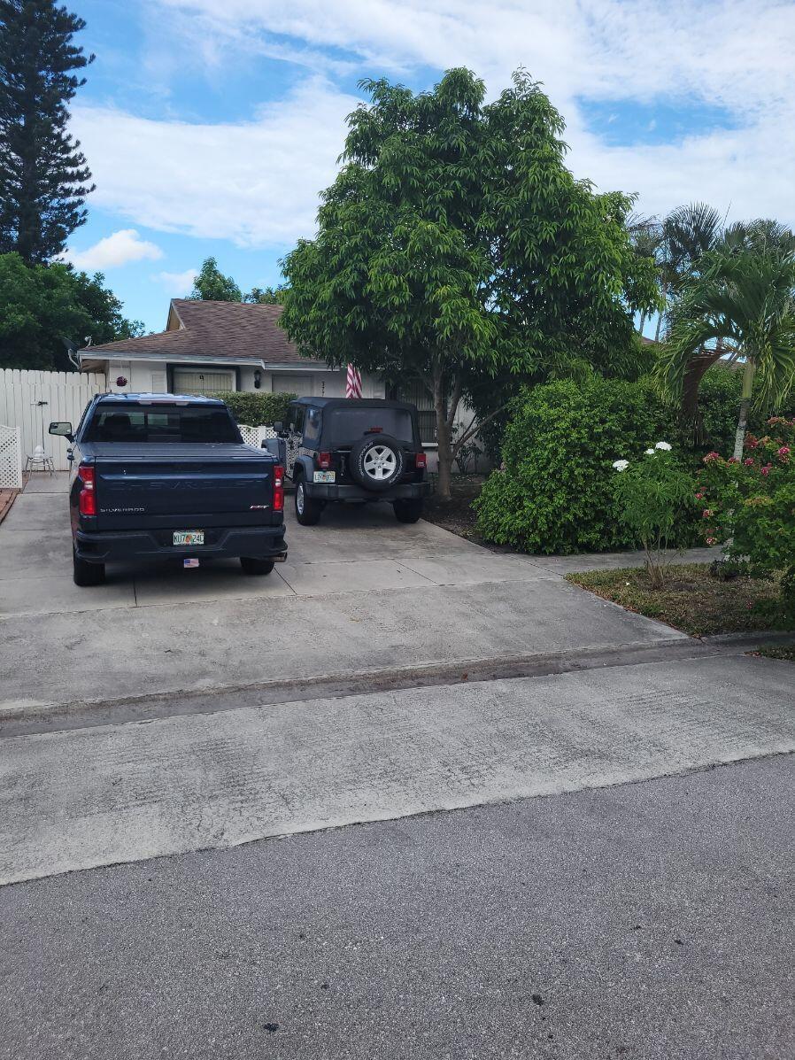 3772 Heather Drive W, Greenacres, FL, 33463/$285,000 1 3772 Heather Drive W