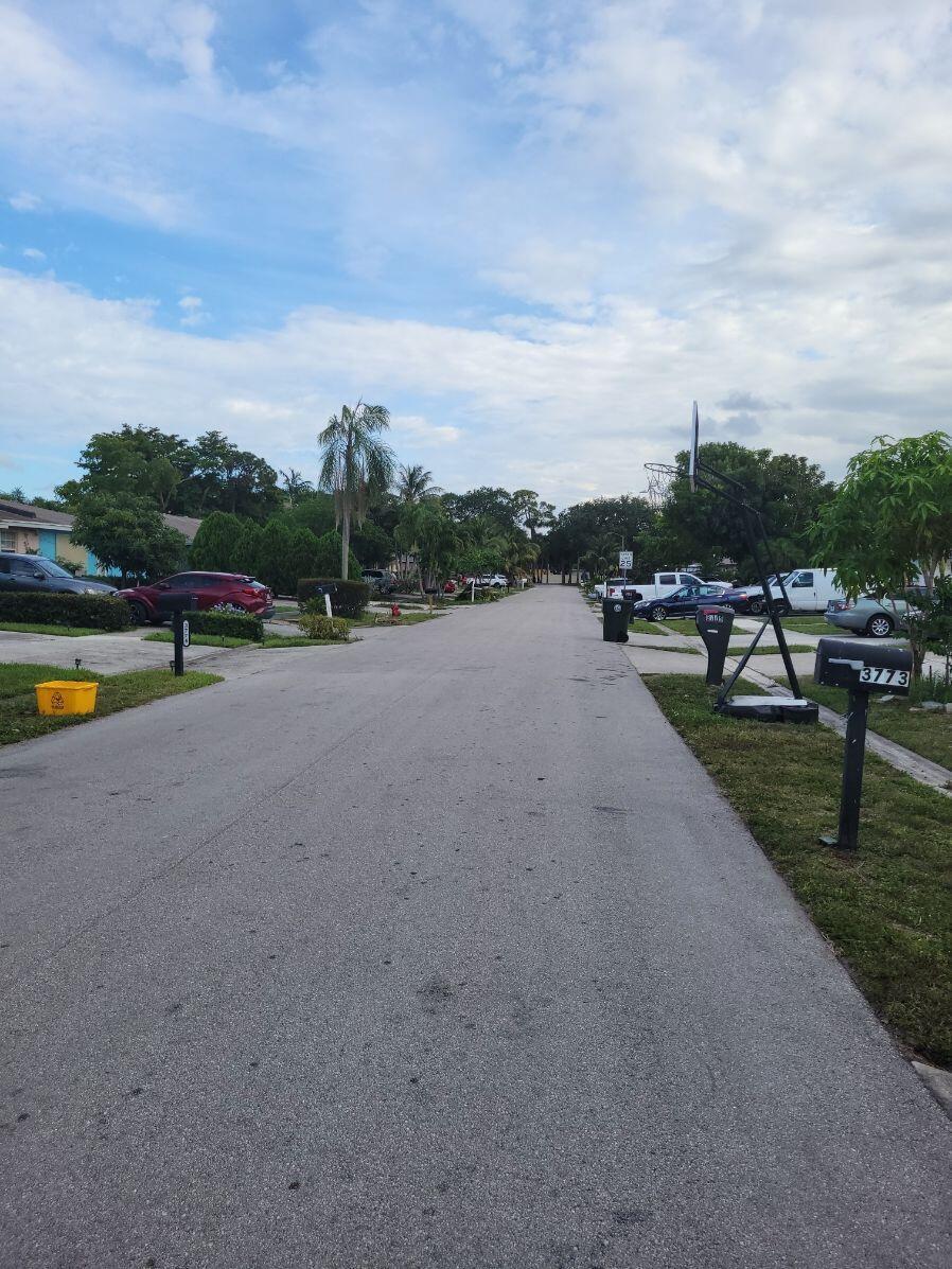 3772 Heather Drive W, Greenacres, FL, 33463/$285,000 3 3772 Heather Drive W