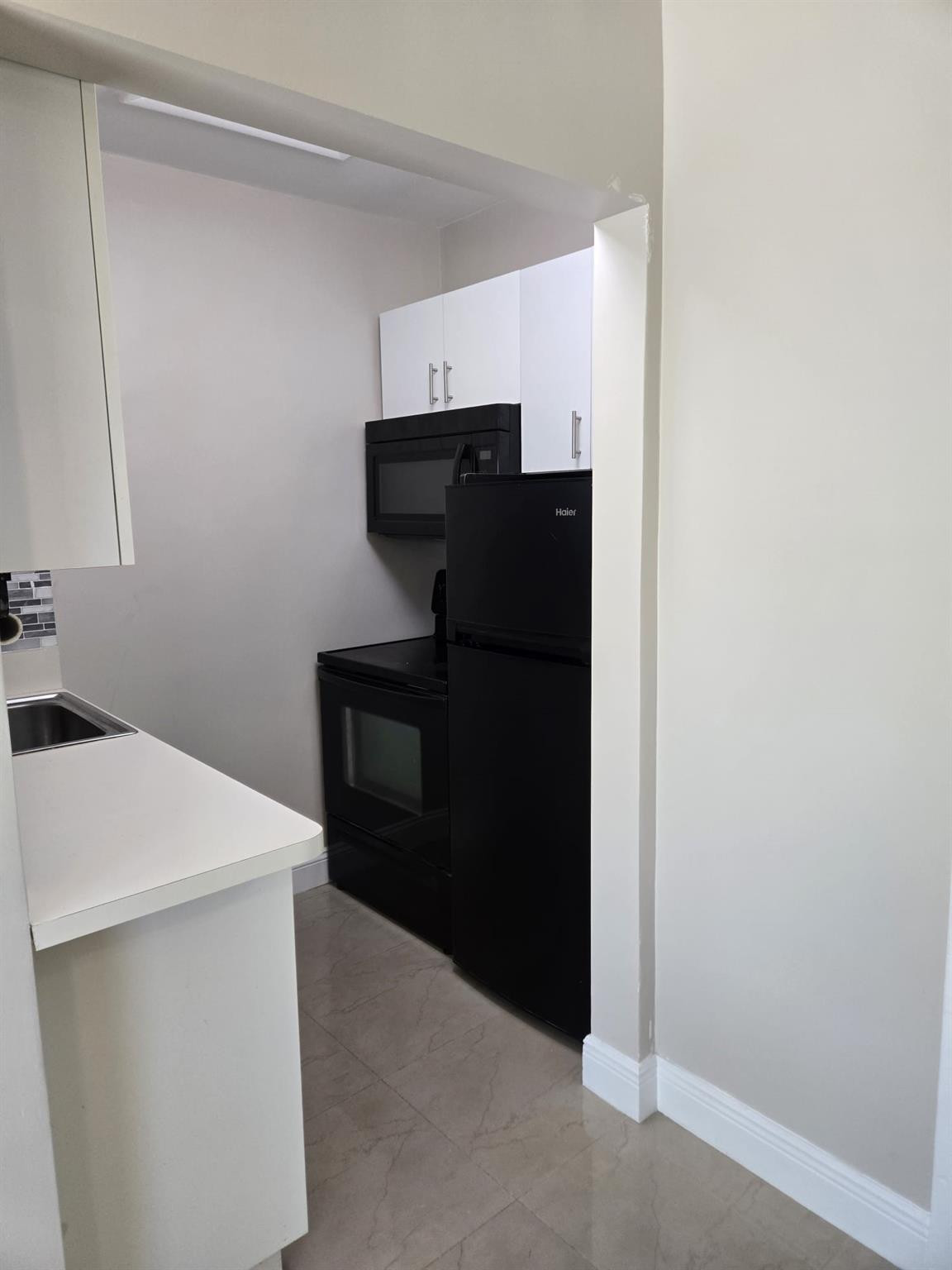 Oakland Park Second Add 1 - Residential Lease