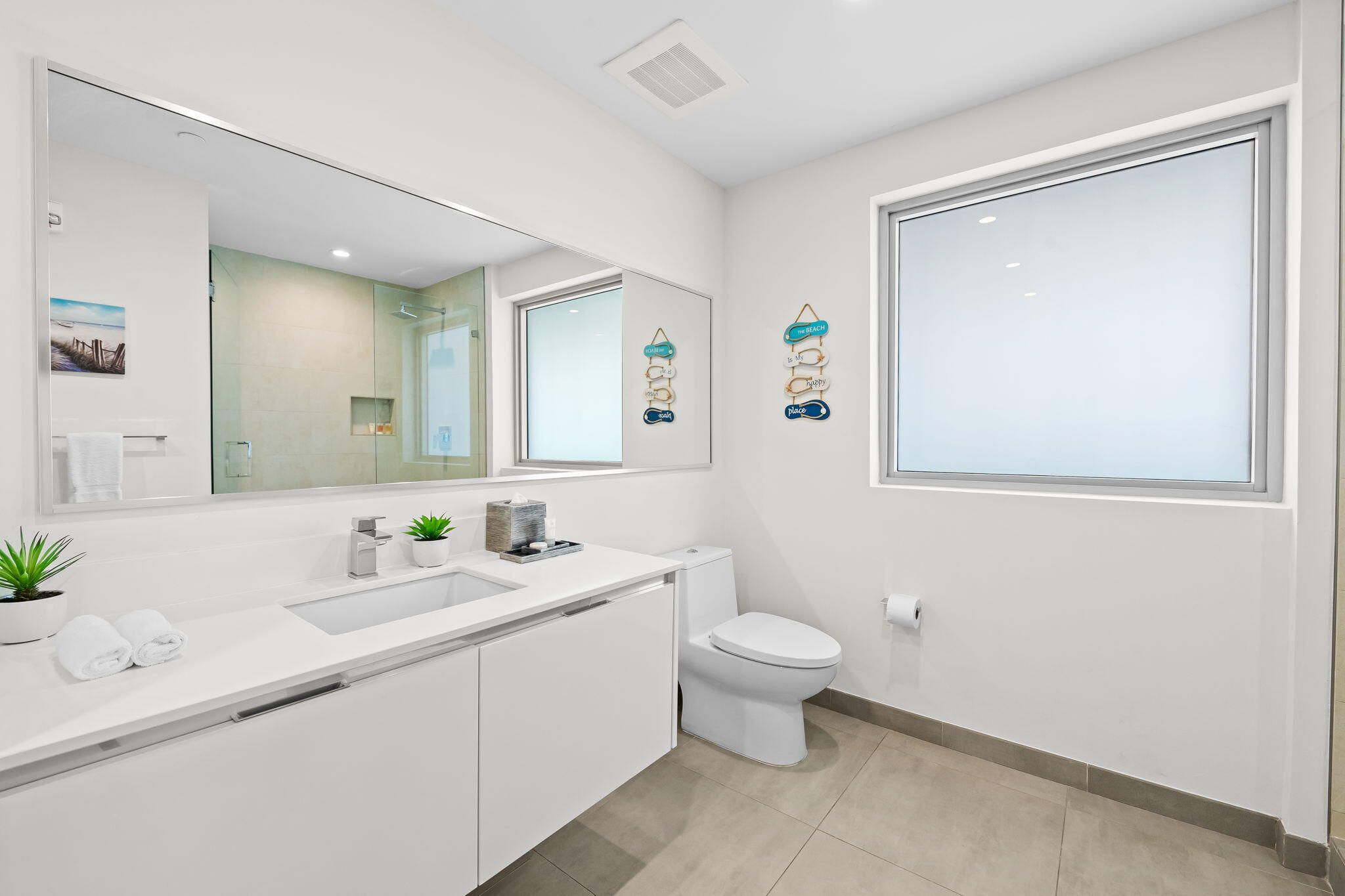 COSTA HOLLYWOOD CONDO - Residential