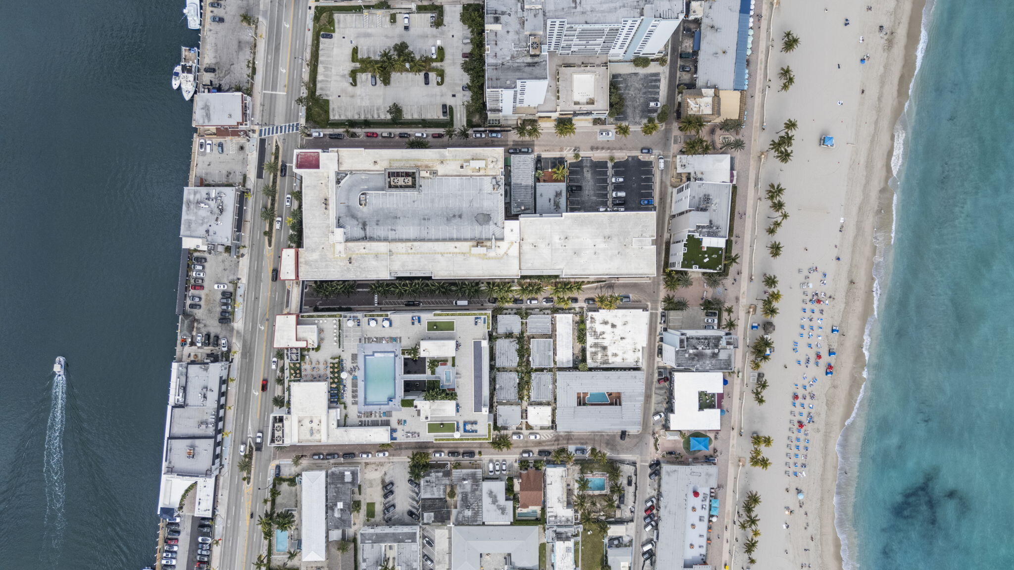 COSTA HOLLYWOOD CONDO - Residential