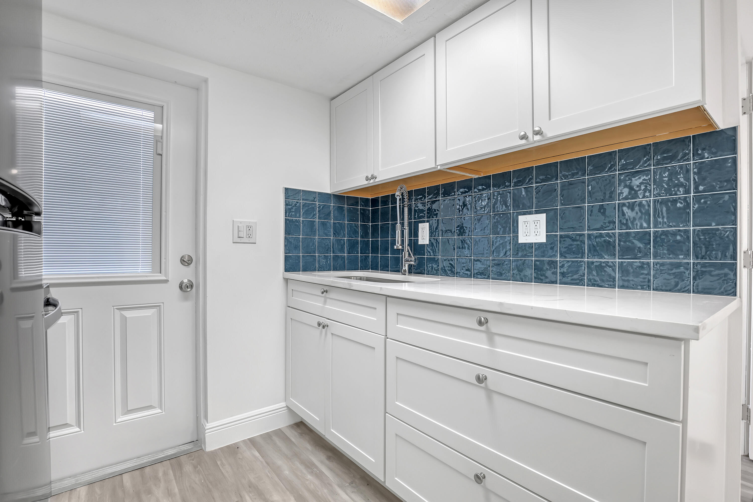 LAKE OSBORNE ESTATES 4 - Residential