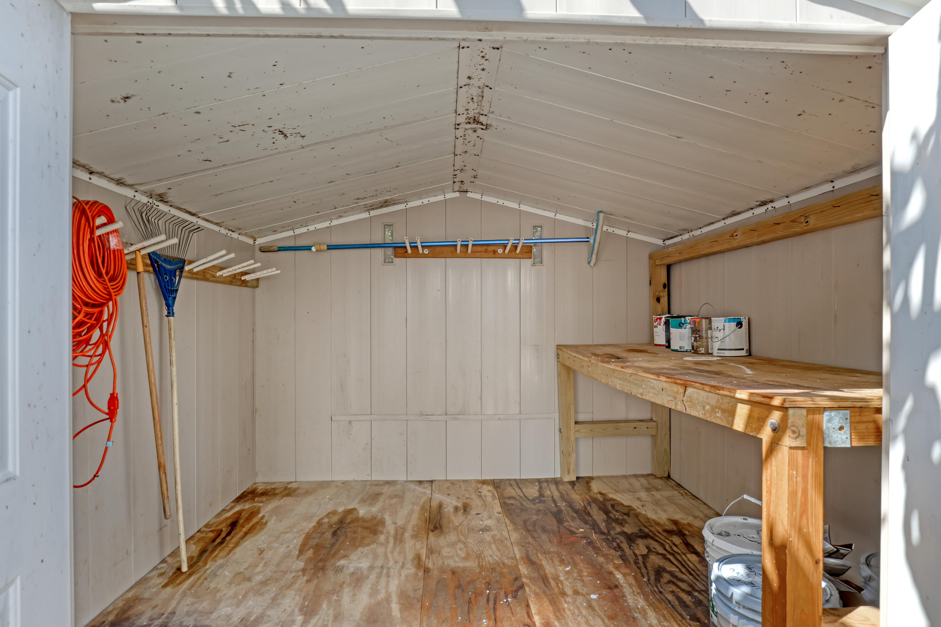 LAKE OSBORNE ESTATES 4 - Residential