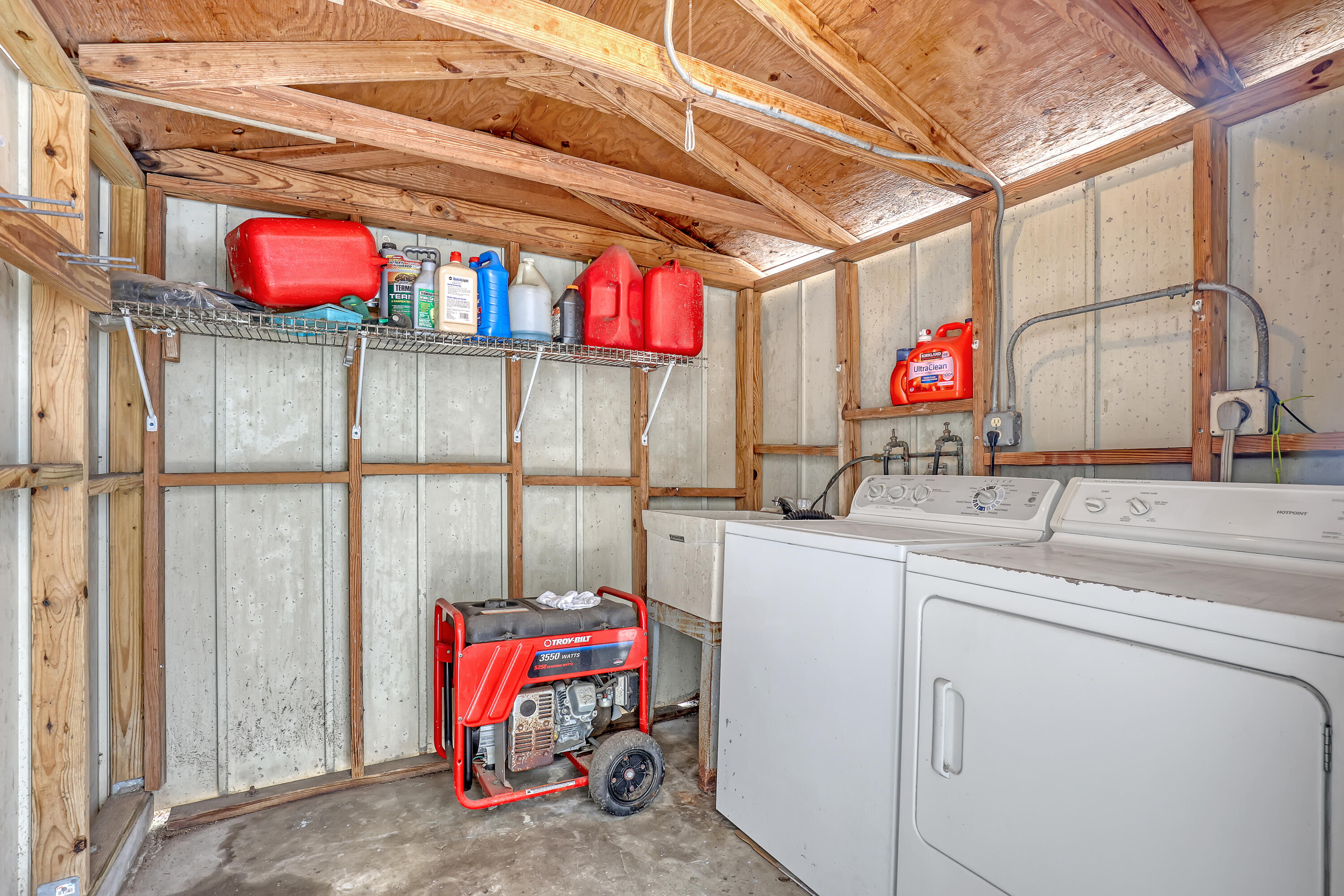 LAKE OSBORNE ESTATES 4 - Residential