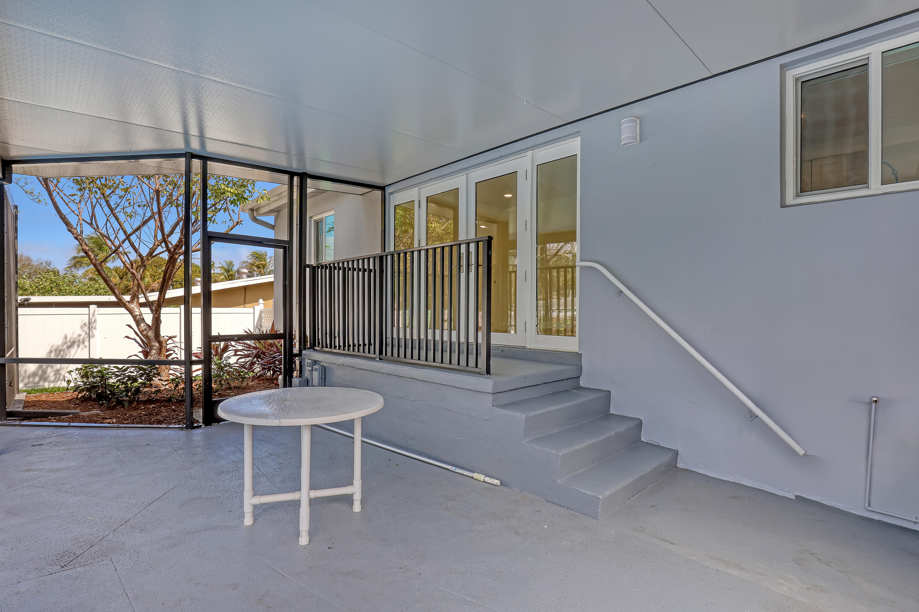 LAKE OSBORNE ESTATES 4 - Residential