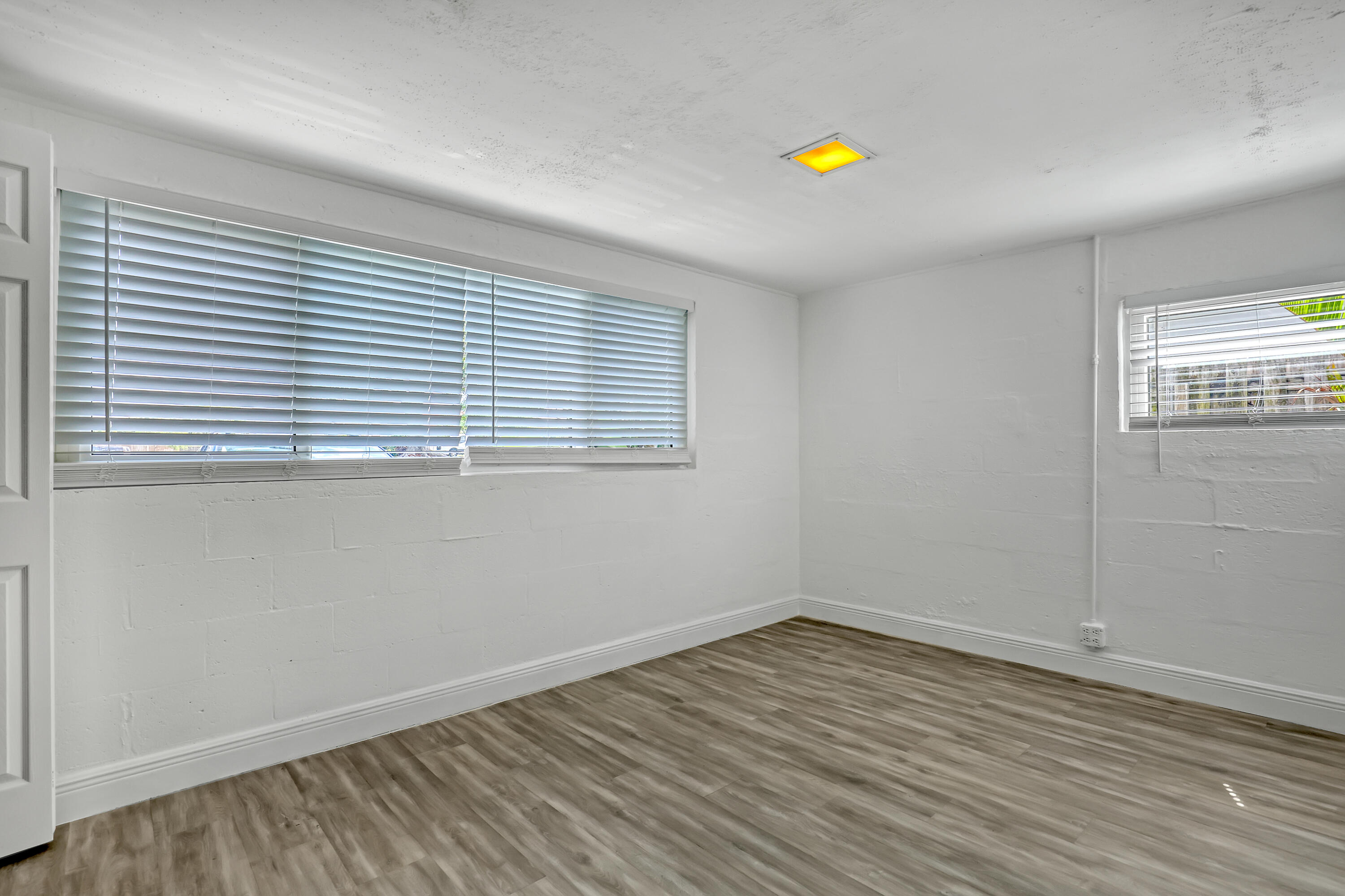 LAKE OSBORNE ESTATES 4 - Residential