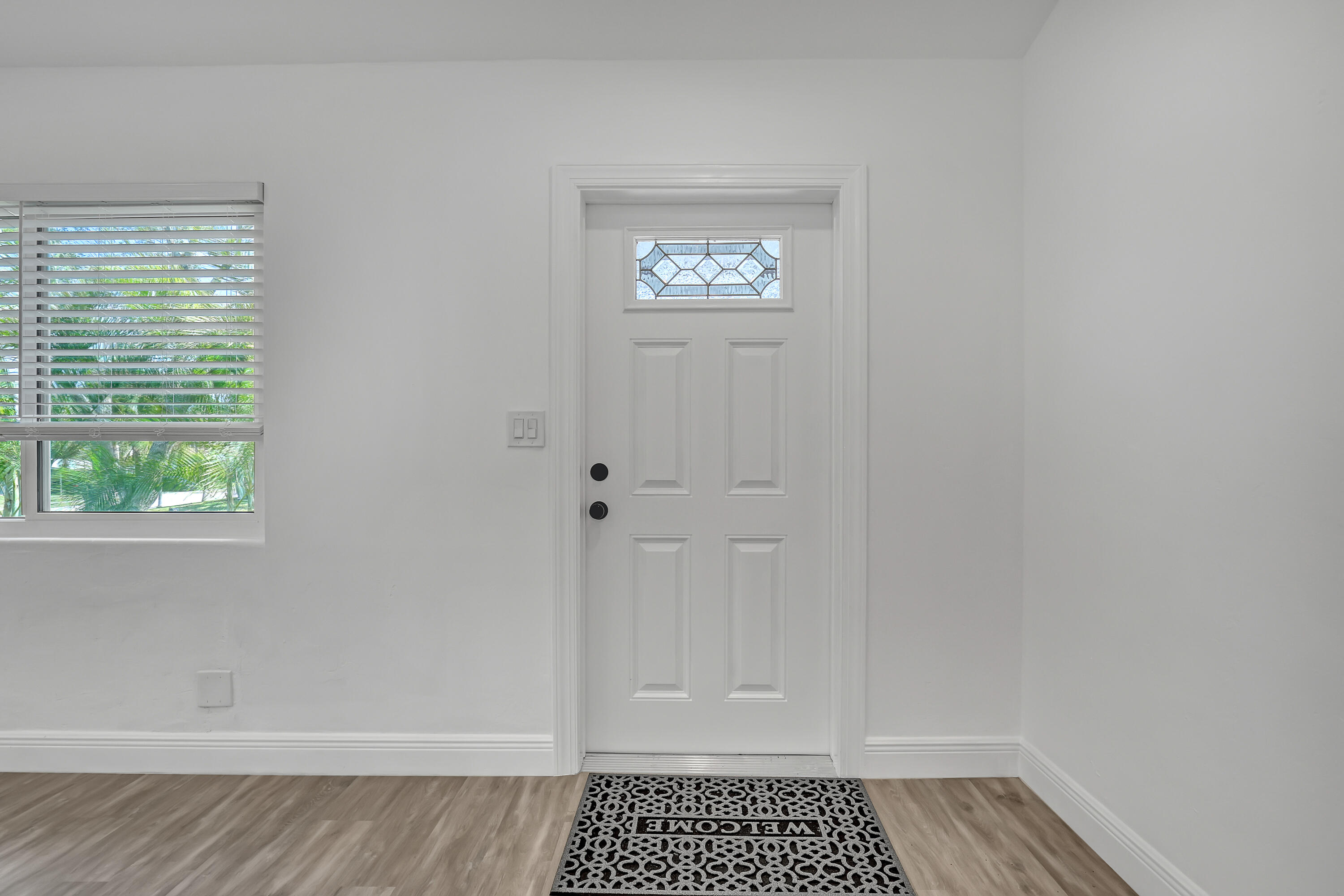 LAKE OSBORNE ESTATES 4 - Residential