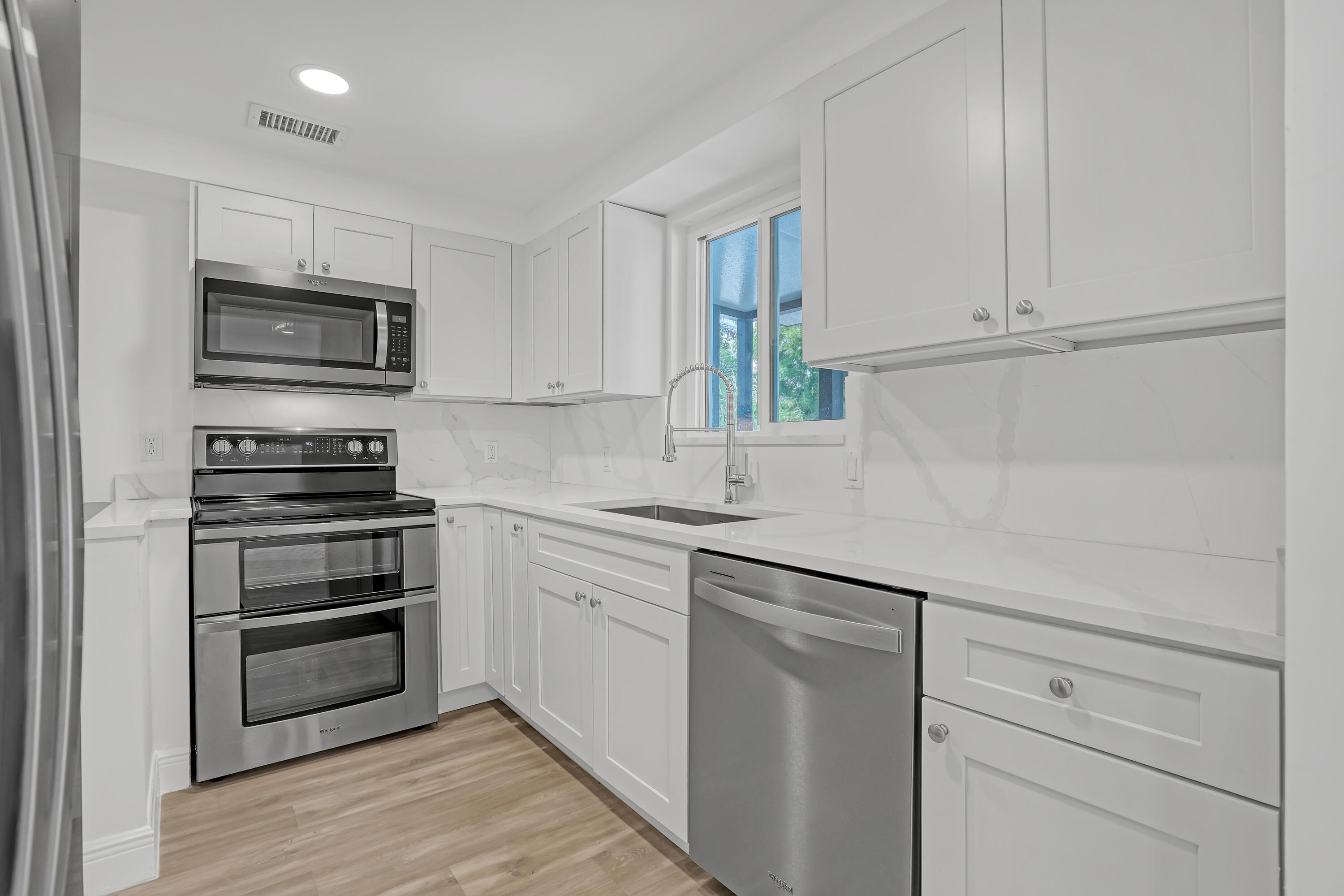 LAKE OSBORNE ESTATES 4 - Residential