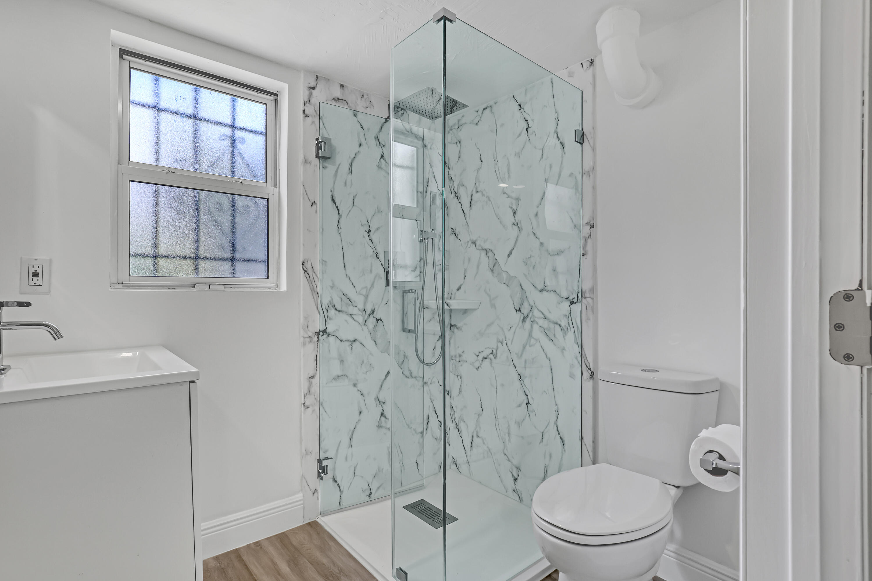 LAKE OSBORNE ESTATES 4 - Residential