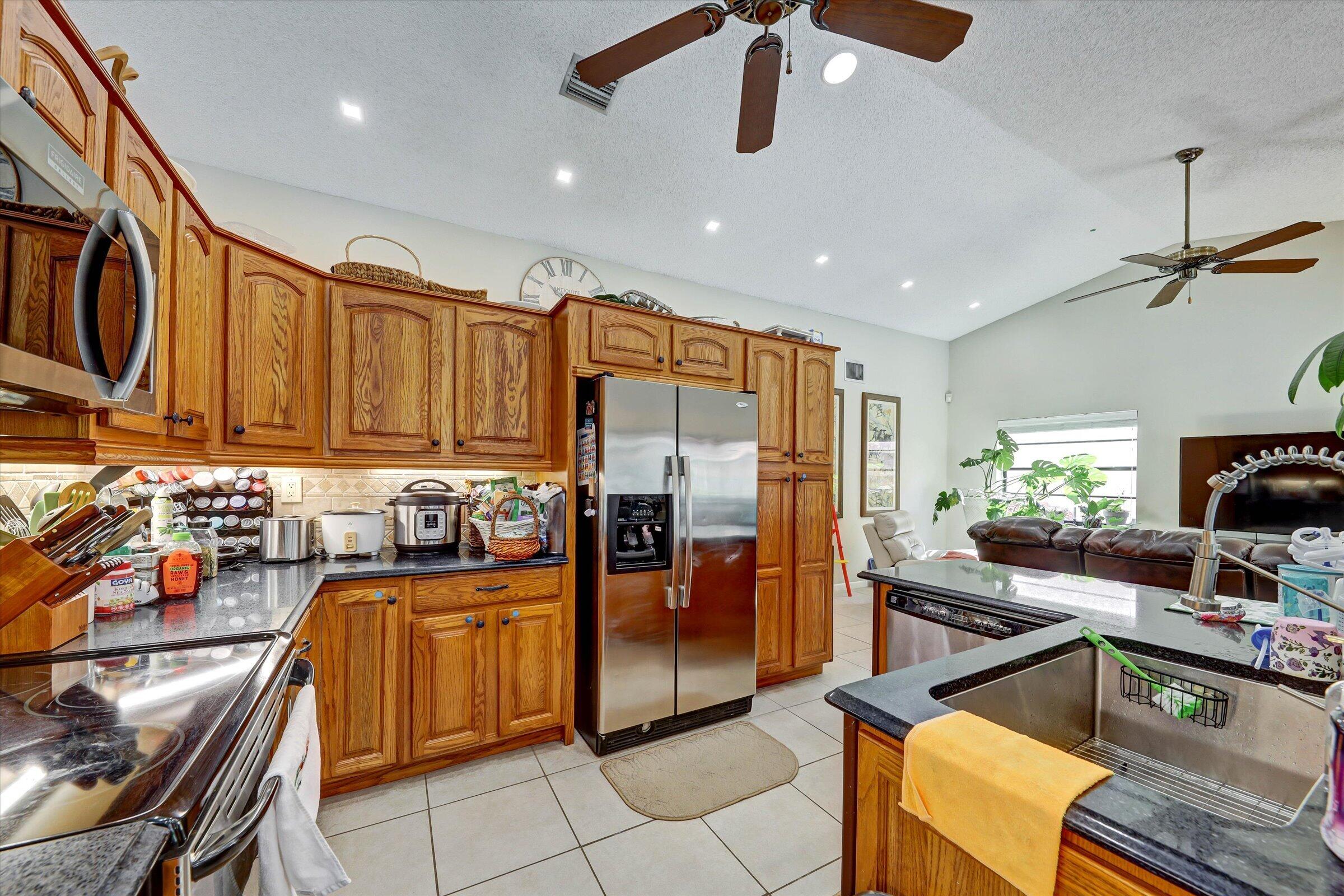 PINE LANDING - Residential Lease