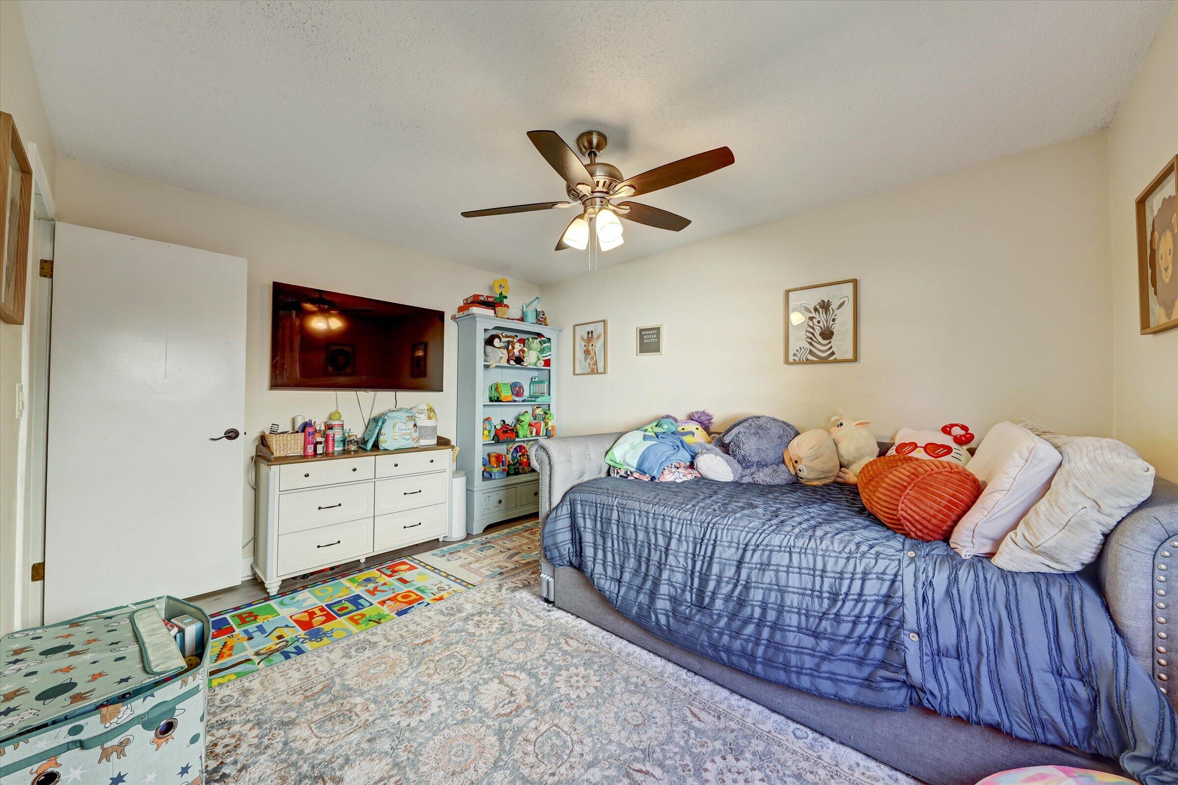 PINE LANDING - Residential Lease