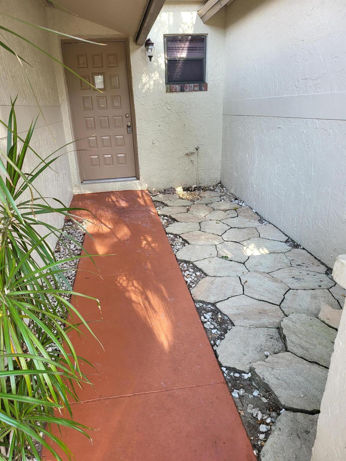 SANDALFOOT COVE SEC 10 - Residential Lease