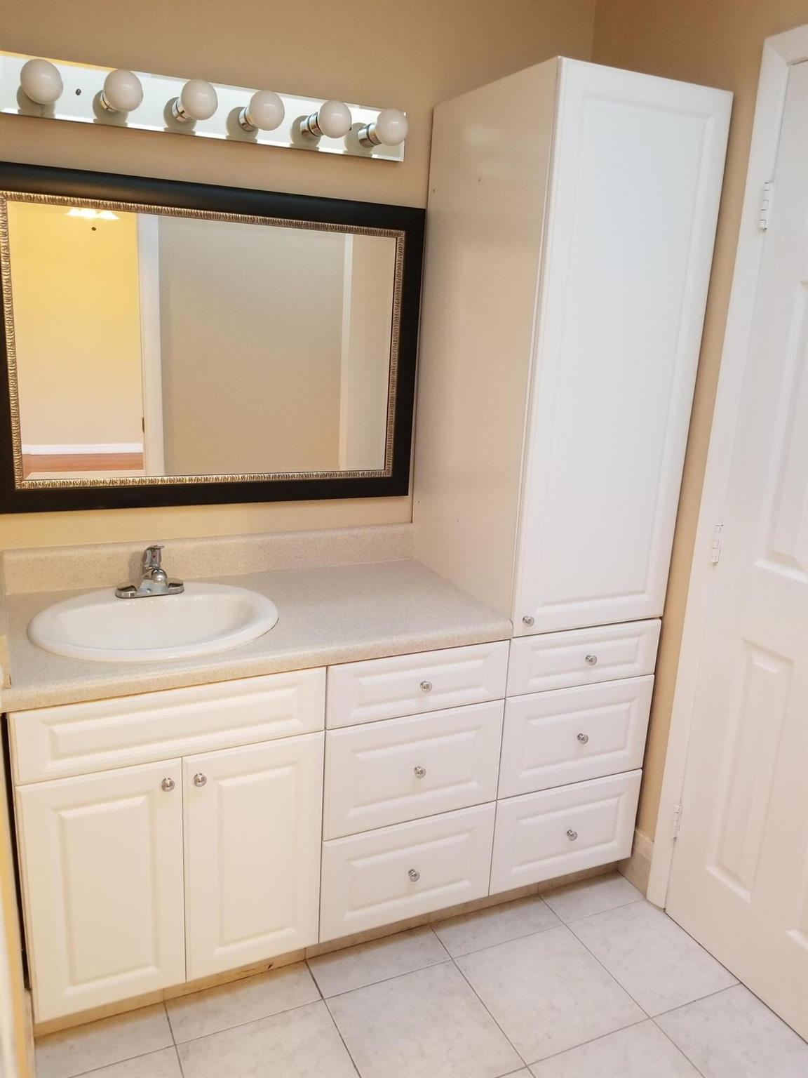 SANDALFOOT COVE SEC 10 - Residential Lease