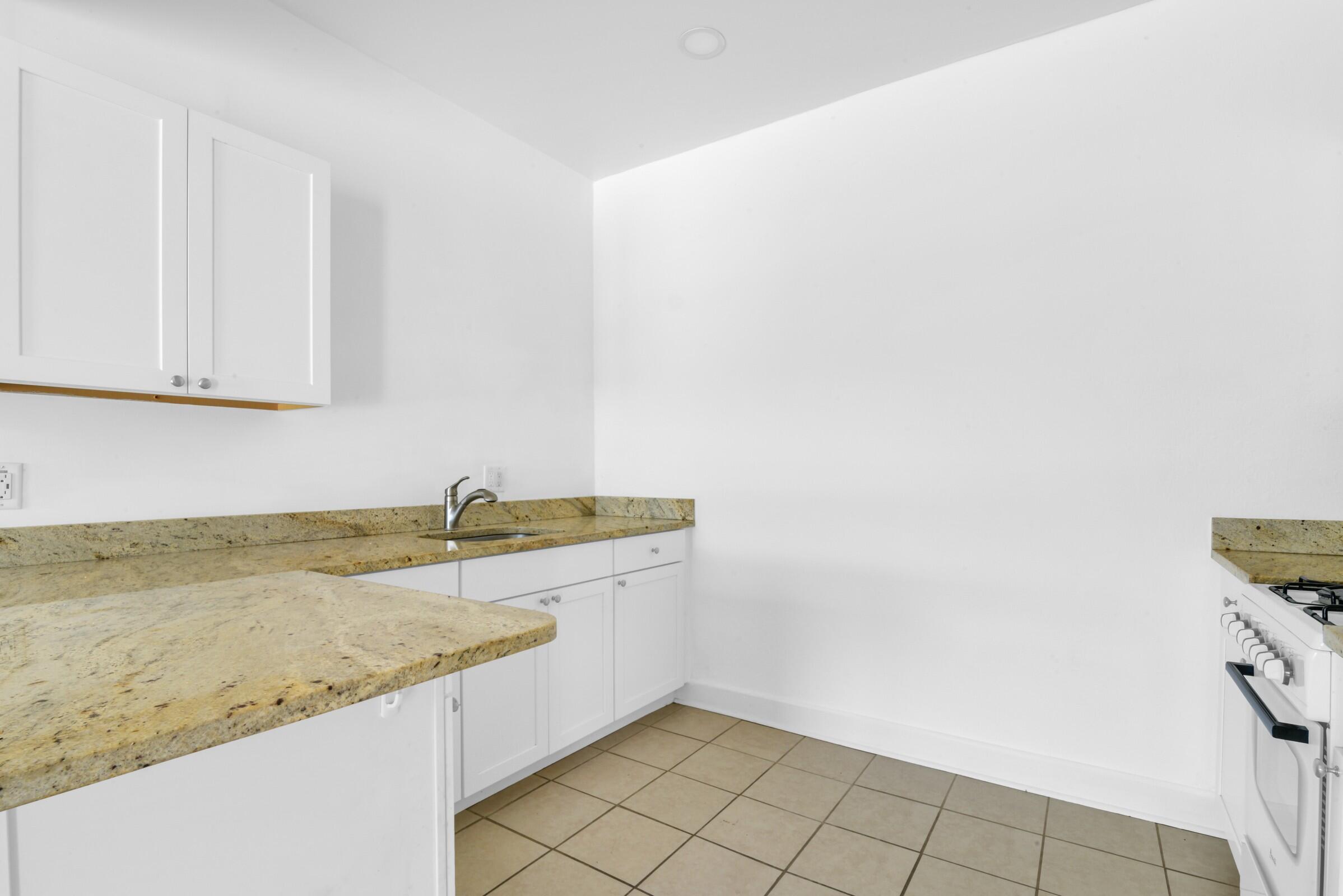 LAKE WORTH TOWN OF - Residential Lease