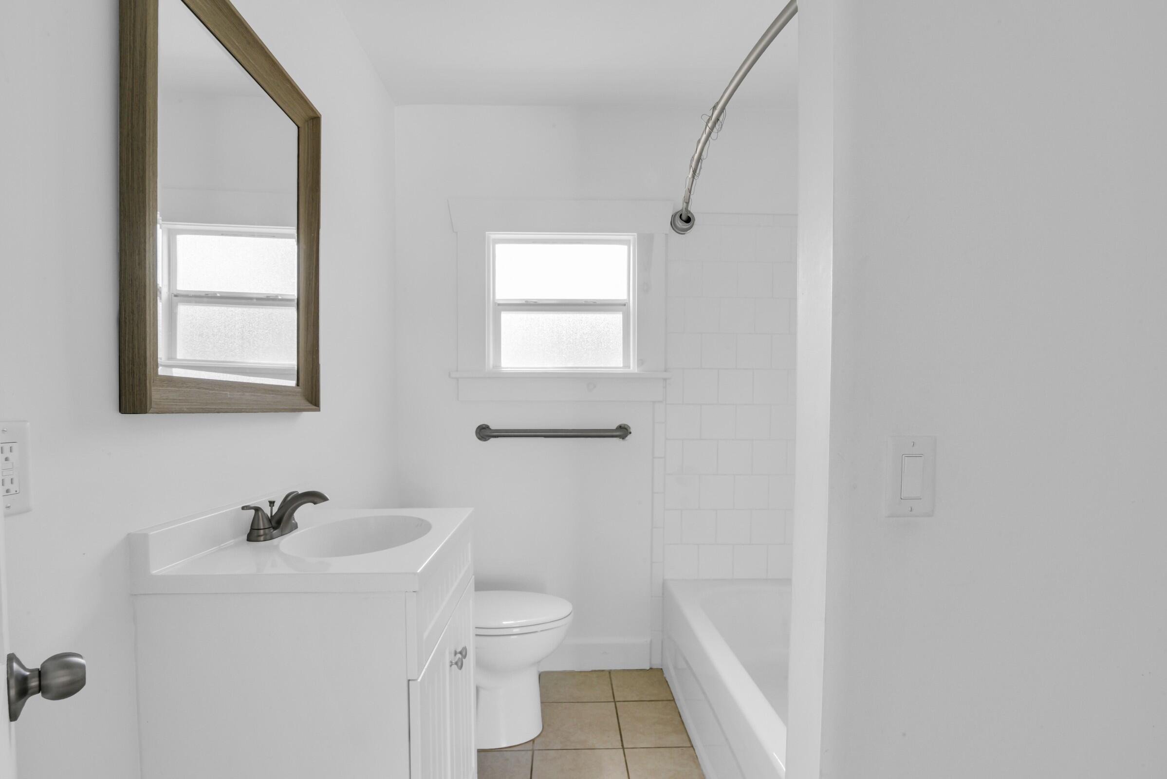 LAKE WORTH TOWN OF - Residential Lease