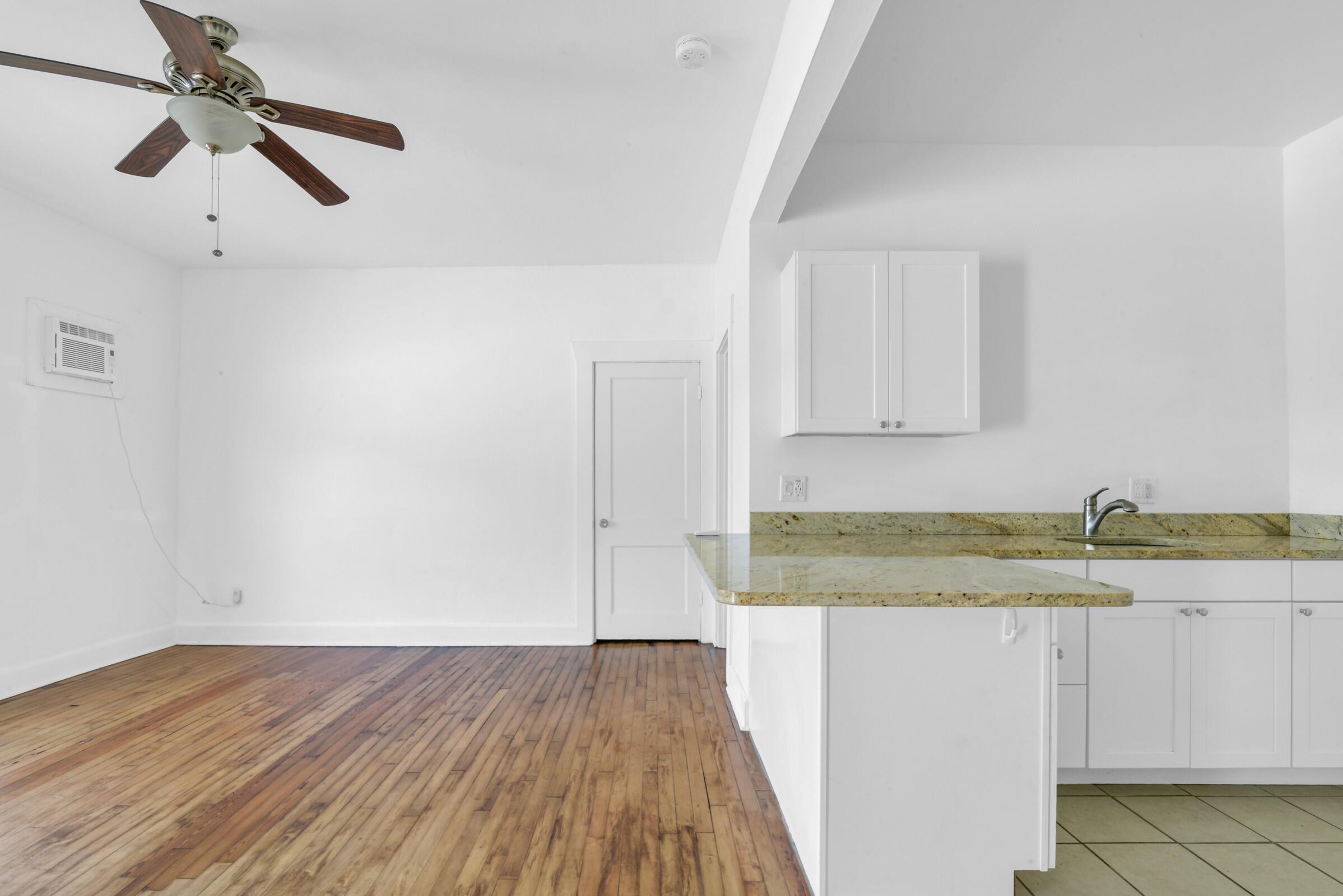 LAKE WORTH TOWN OF - Residential Lease