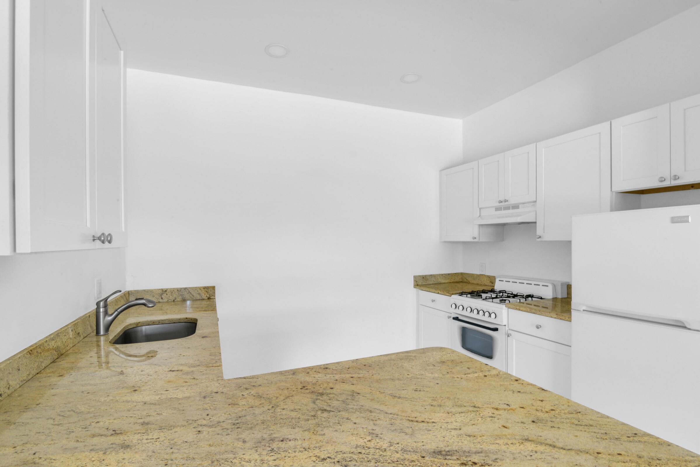 LAKE WORTH TOWN OF - Residential Lease