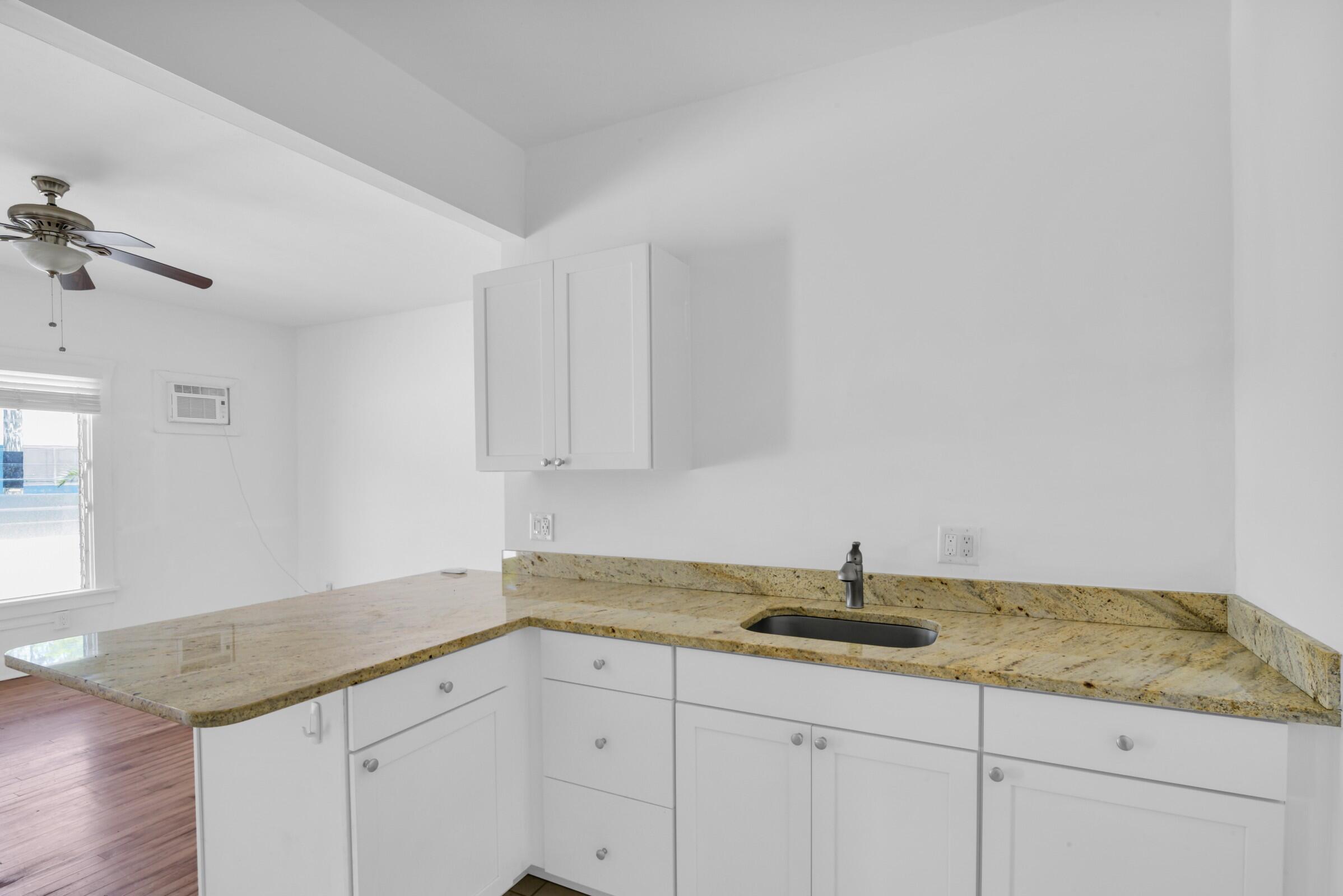 LAKE WORTH TOWN OF - Residential Lease