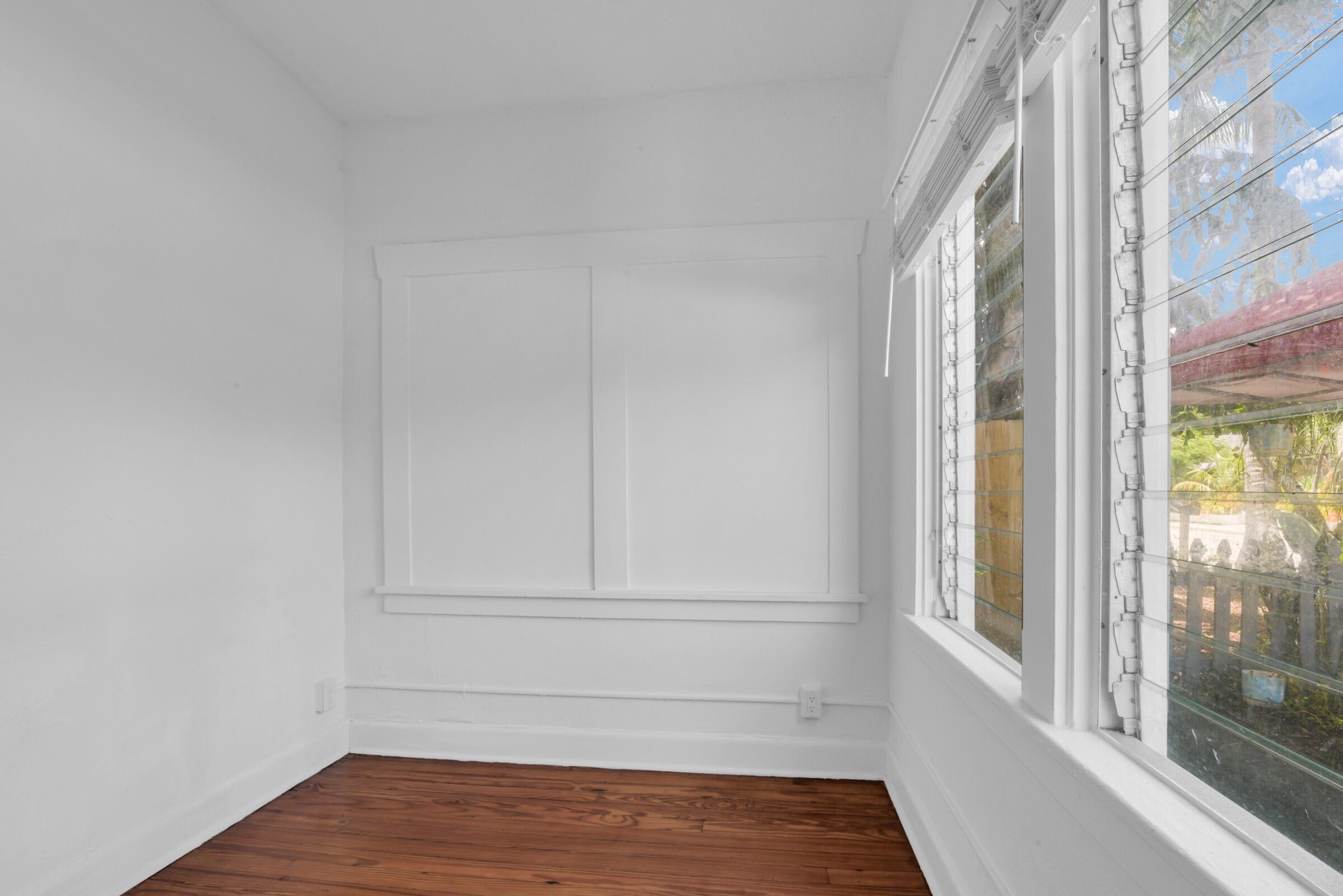 LAKE WORTH TOWN OF - Residential Lease